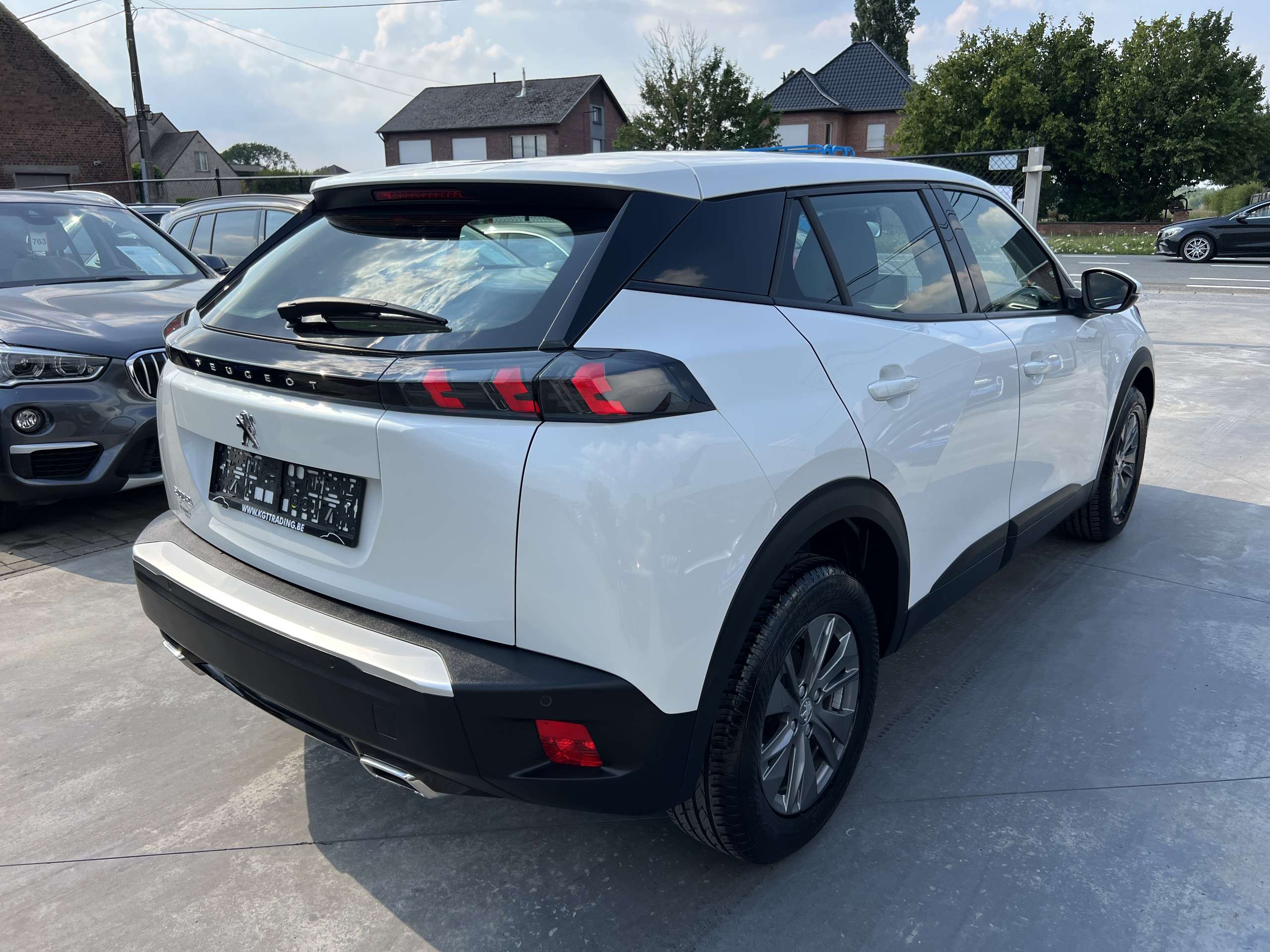 1b136811-0b28-4e80-9fb2-b2ff453953365-peugeot-2008-1-2i-130pk-automaat-navi-camera-full-led-dab-pdc.jpg