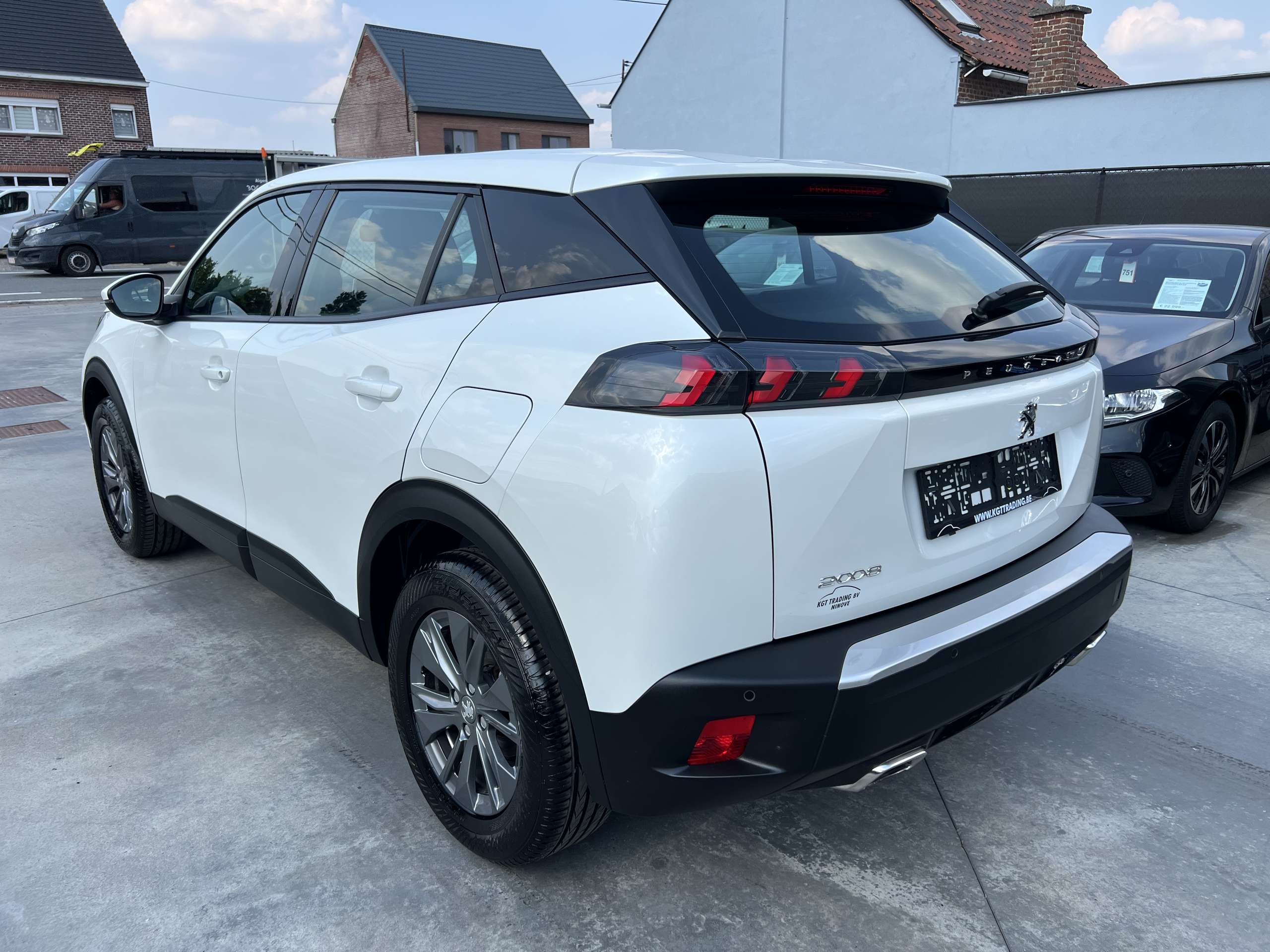 1b136811-0b28-4e80-9fb2-b2ff453953367-peugeot-2008-1-2i-130pk-automaat-navi-camera-full-led-dab-pdc.jpg