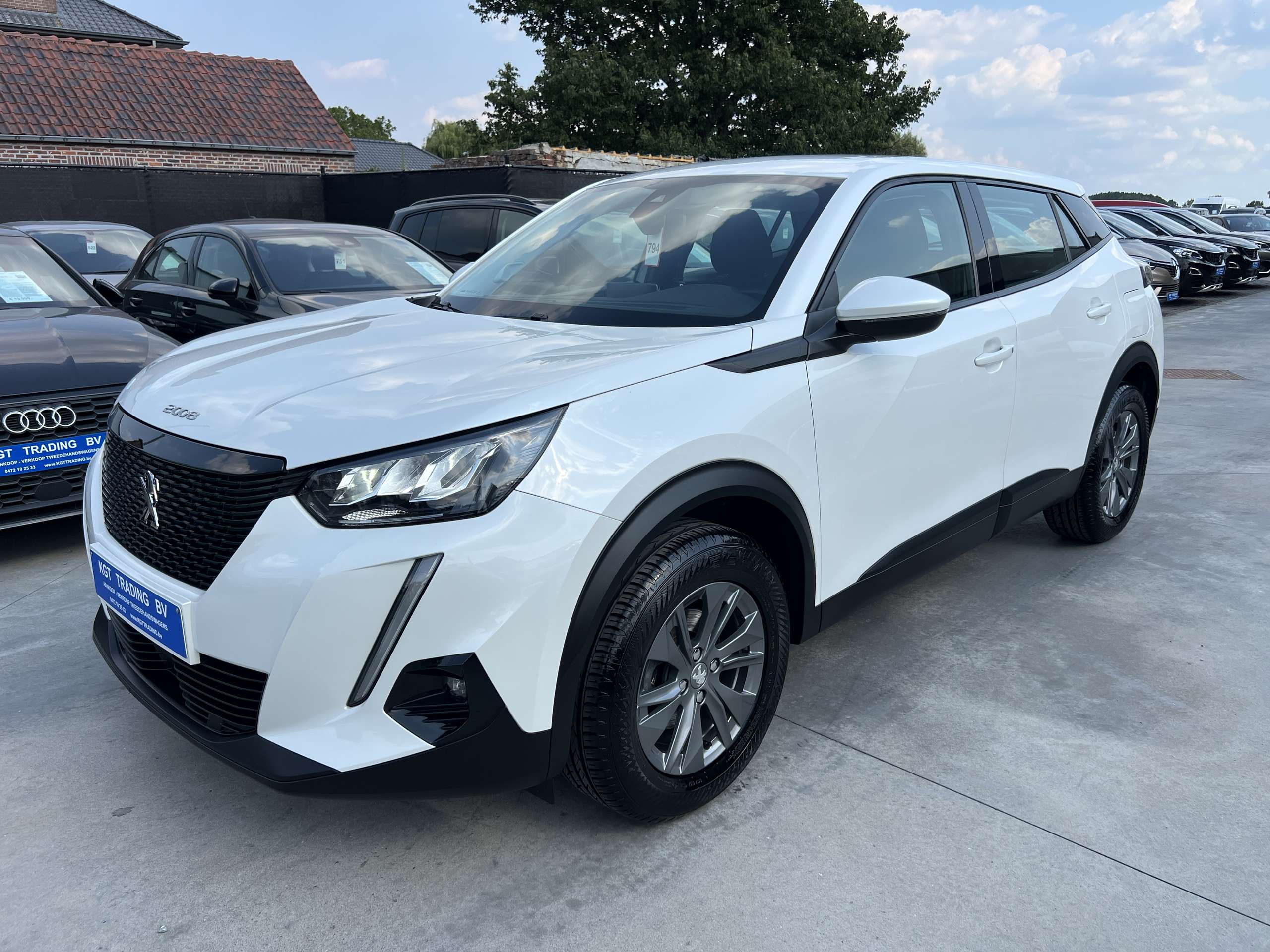 1b136811-0b28-4e80-9fb2-b2ff453953369-peugeot-2008-1-2i-130pk-automaat-navi-camera-full-led-dab-pdc.jpg