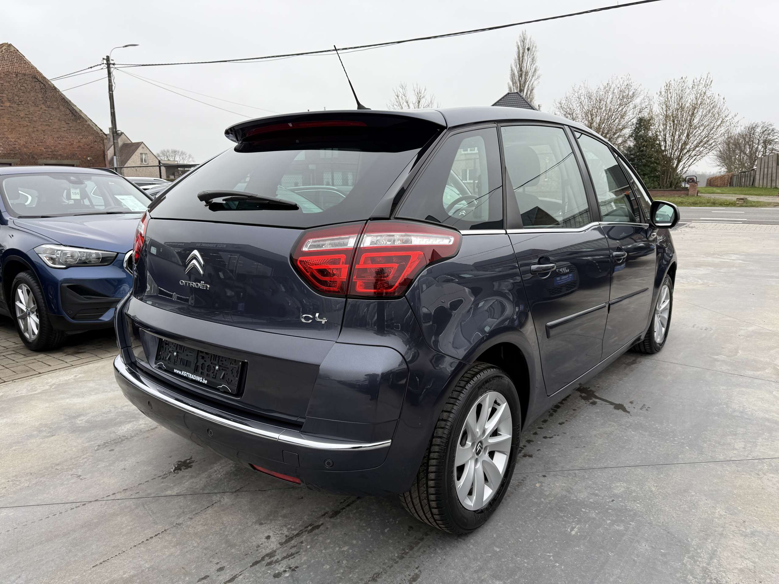 22628d20-a7a2-4815-bb58-393a0c2690e35-citroen-c4-picasso-1-6-hdi-112pk-navigatie-bluetooth-pdc-led-carpass.jpg