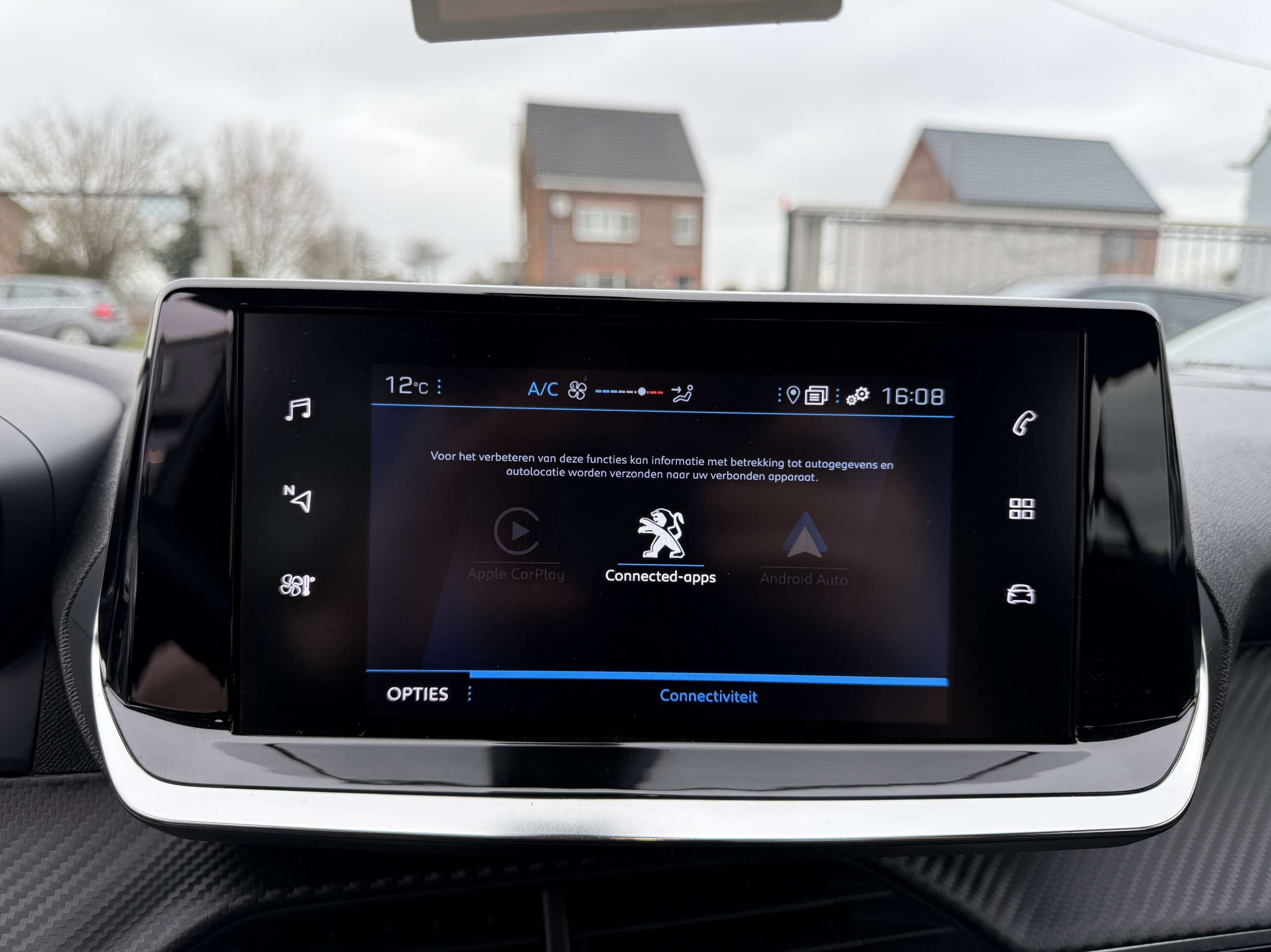 27c99b96-5e0c-4b18-8b79-ffe0dc45003a21-peugeot-2008-1-2i-automaat-130pk-navigatie-full-led-carplay-pdc.jpg