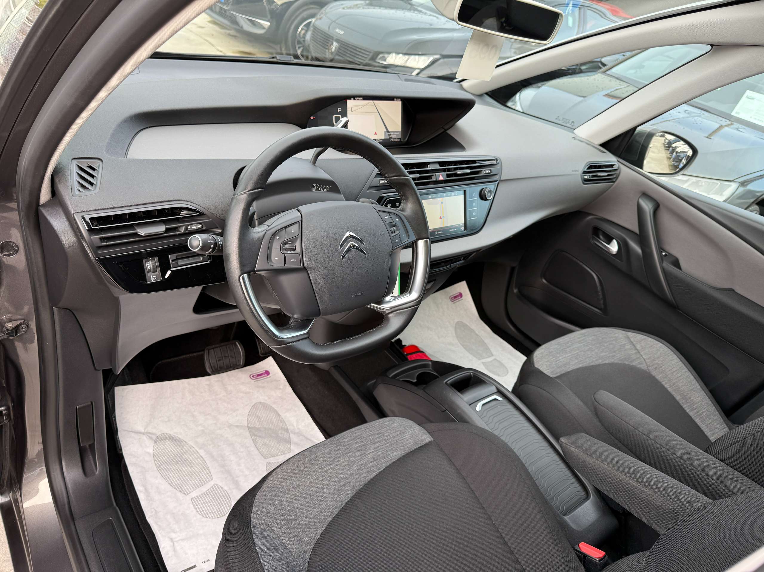 3328fd3a-734e-4d8e-ad6b-2deceef81aa412-citroen-grand-c4-spacetourer-1-2i-130pk-automaat-7-zit-navi-carplay-dab-led-alu.jpg