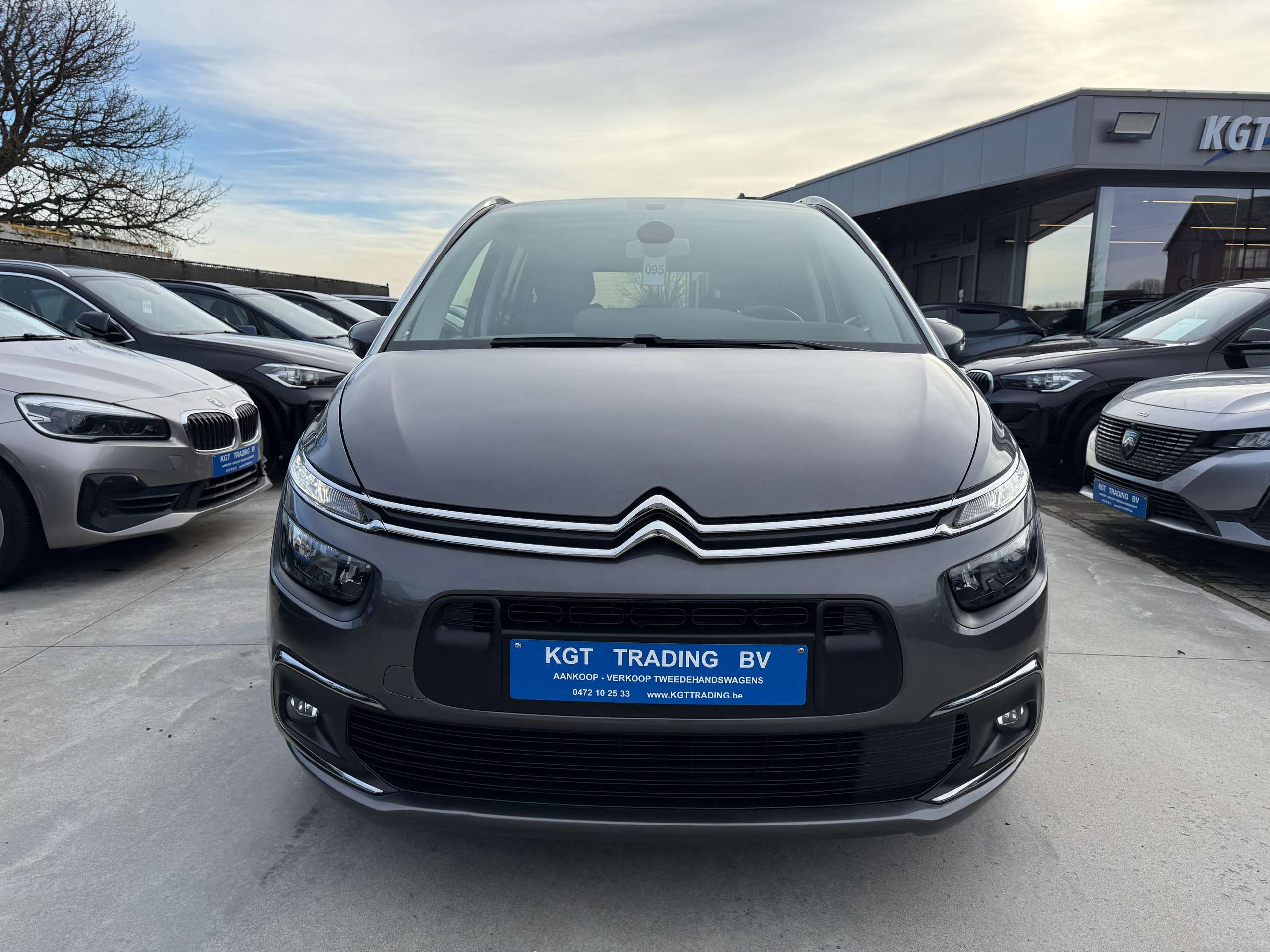 3328fd3a-734e-4d8e-ad6b-2deceef81aa42-citroen-grand-c4-spacetourer-1-2i-130pk-automaat-7-zit-navi-carplay-dab-led-alu.jpg