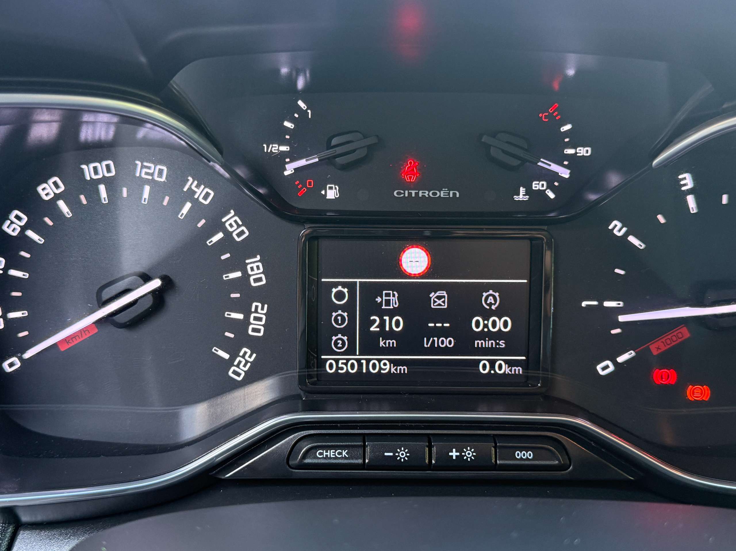 3af940c2-68e3-4255-9ad4-e80582c83dac16-citroen-c3-aircross-1-2i-110pk-facelift-full-led-zwart-leder-camera.jpg