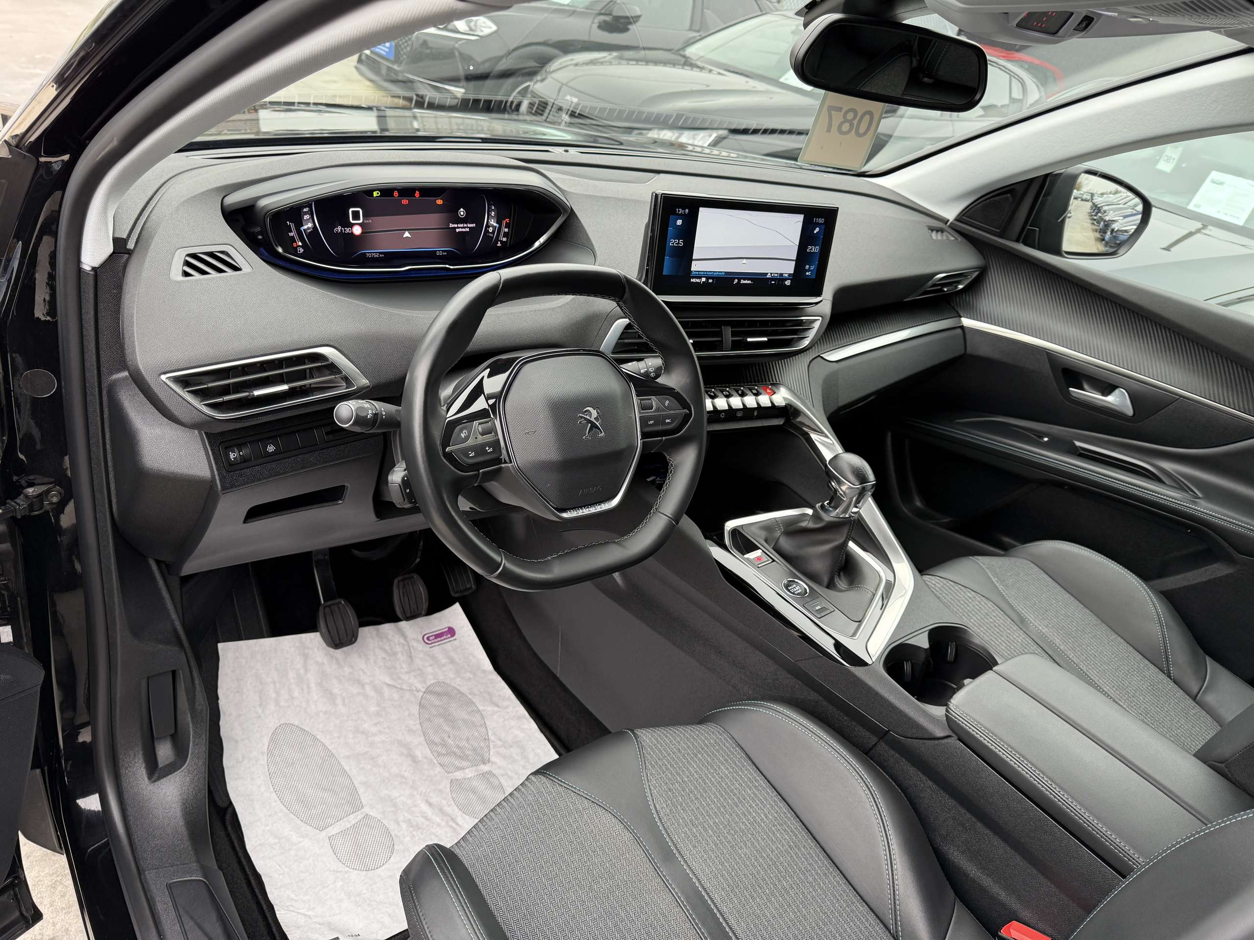 51de6101-7a3d-4dd3-8e69-130876a9fde913-peugeot-5008-1-2i-130pk-facelift-7-zit-navi-leder-camera-led.jpg