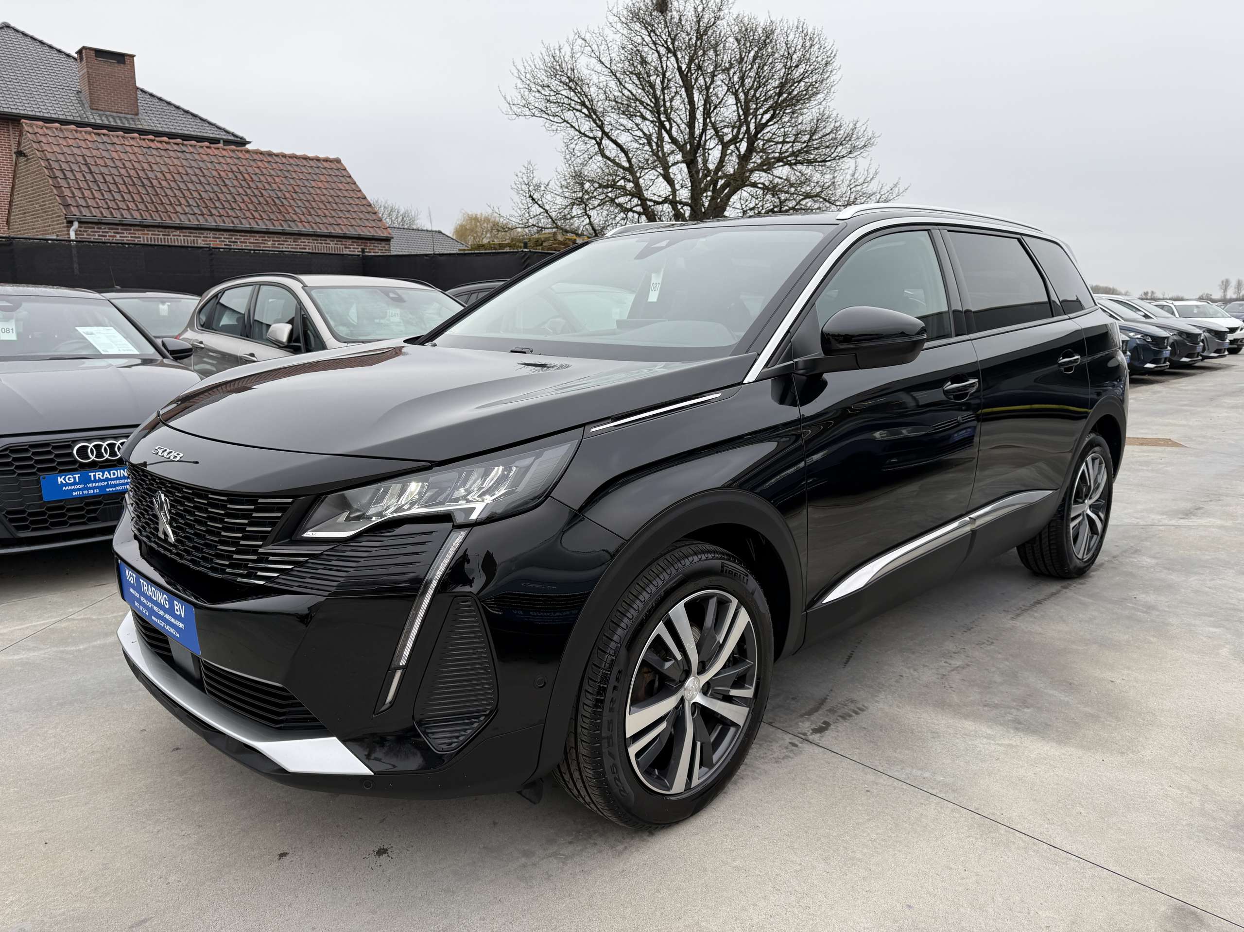 51de6101-7a3d-4dd3-8e69-130876a9fde99-peugeot-5008-1-2i-130pk-facelift-7-zit-navi-leder-camera-led.jpg