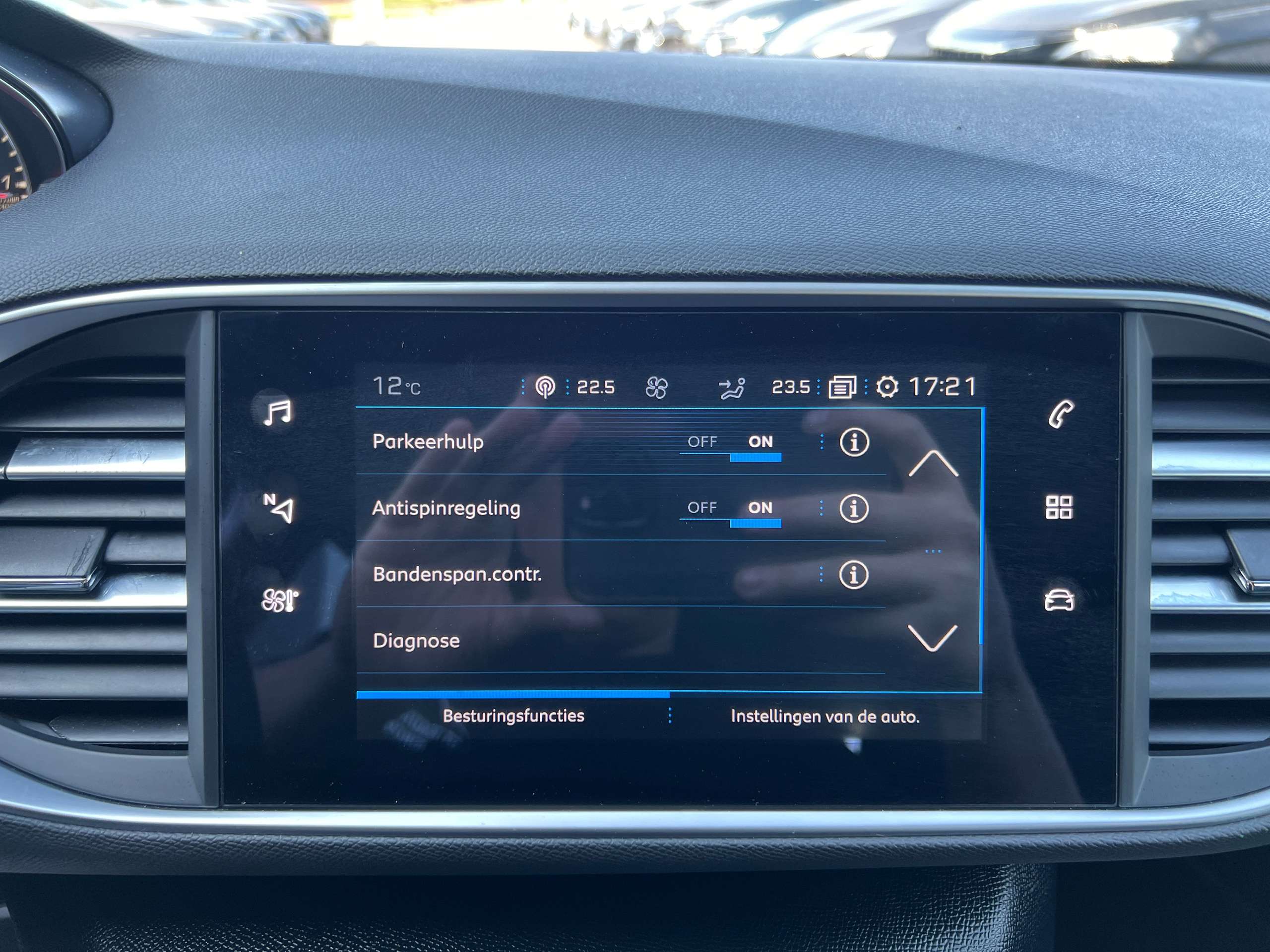 6085808b-d5b9-47fa-98d4-696a3352fbf018-peugeot-308-sw-1-2i-puretech-navigatie-carplay-dab-bluetooth.jpg