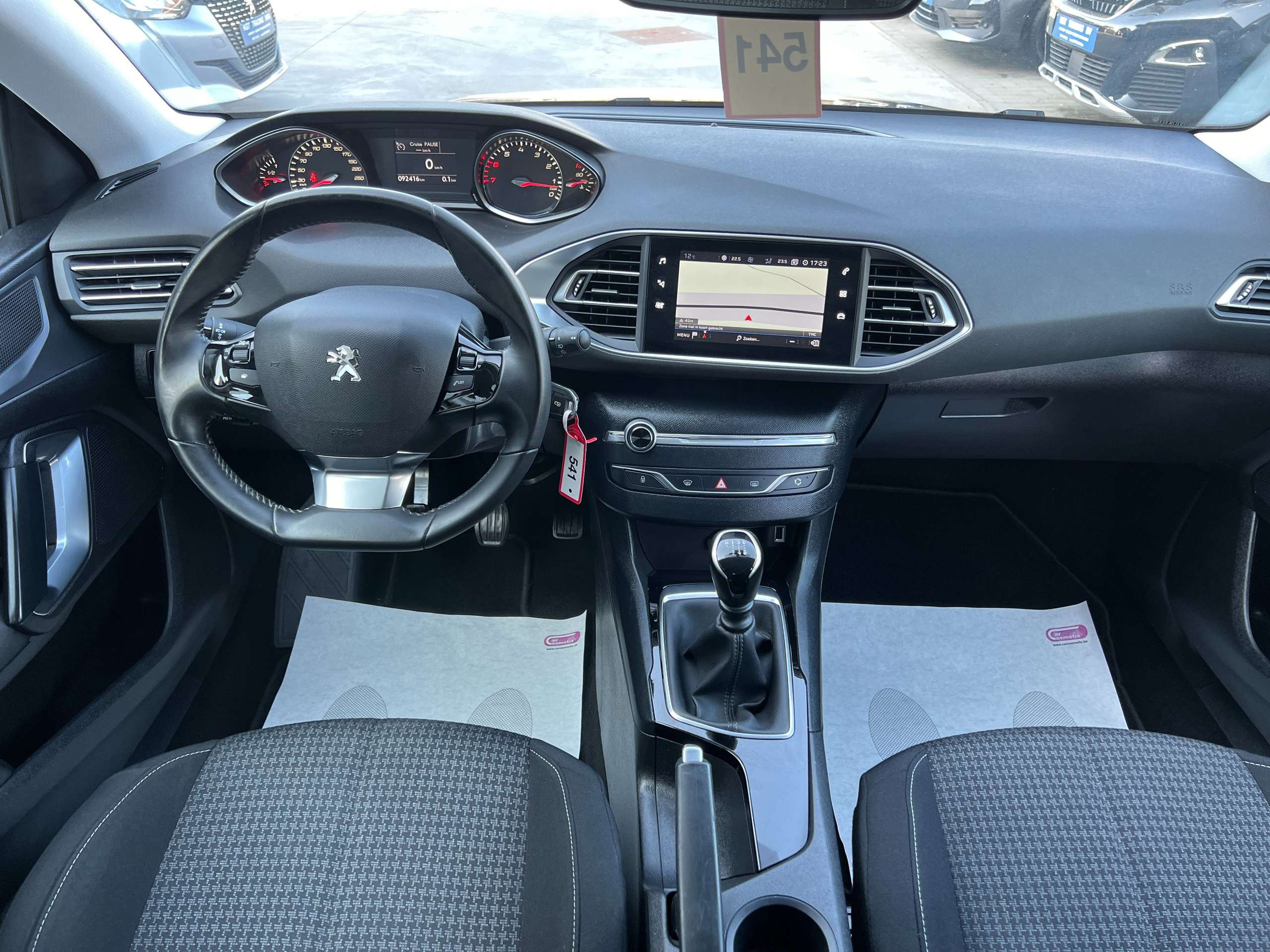 6085808b-d5b9-47fa-98d4-696a3352fbf025-peugeot-308-sw-1-2i-puretech-navigatie-carplay-dab-bluetooth.jpg