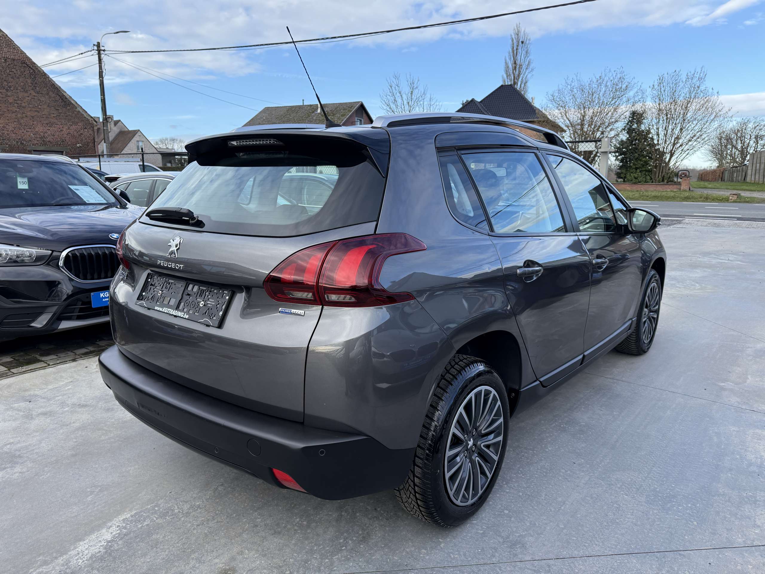 62d34a68-5a1f-4c91-8a70-52e12e285cee5-peugeot-2008-1-2i-82pk-facelift-navigatie-pdc-bluetooth-airco.jpg