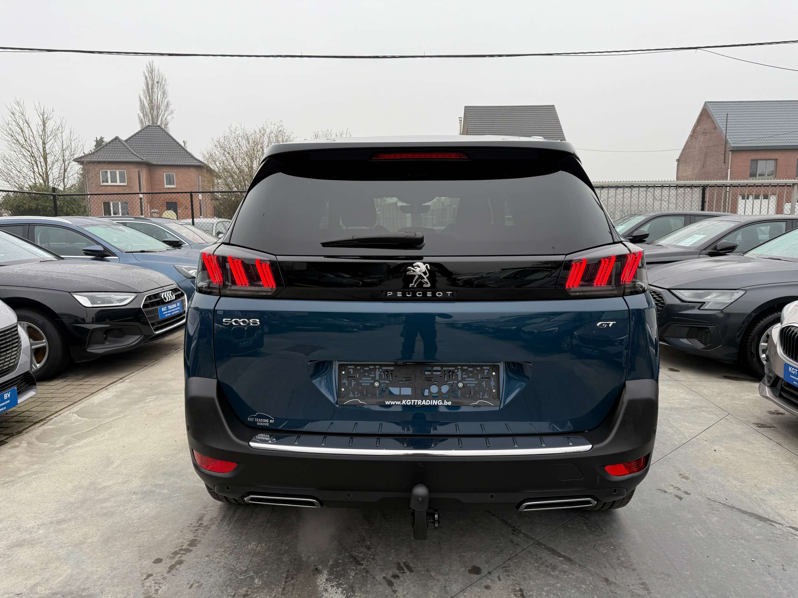 647f1b3d-6c66-490c-b8a3-6bd36ba687636-peugeot-5008-1-2i-gt-automaat-7-zit-focal-zwart-leder-carplay.jpg