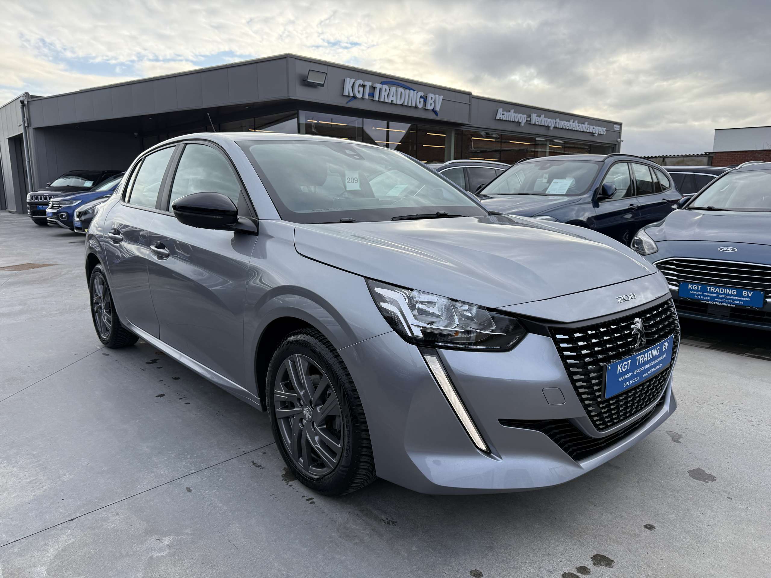 6a93b625-efc4-4c28-b73e-d8798d69e1b23-peugeot-208-1-2i-5-deurs-navigatie-carplay-pdc-alu-dab-carpass.jpg