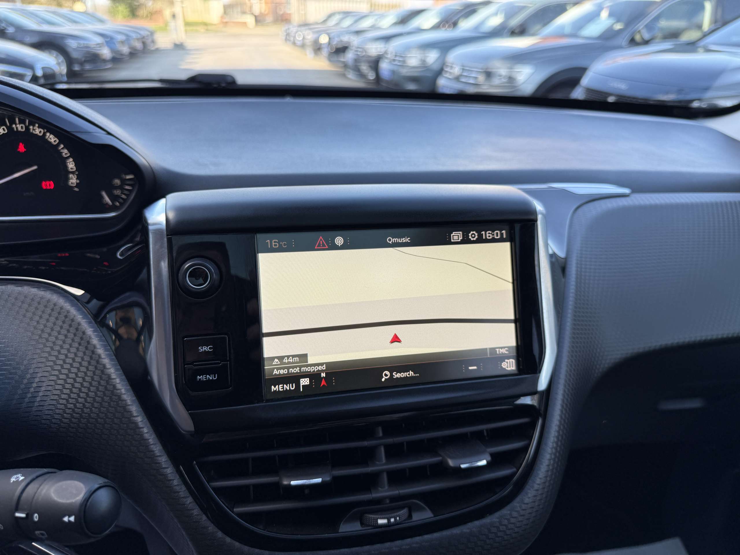 6ae04cfe-0f79-406f-82c6-be39714e0b5918-peugeot-2008-1-2i-allure-navigatie-pano-dak-camera-carplay-lede.jpg