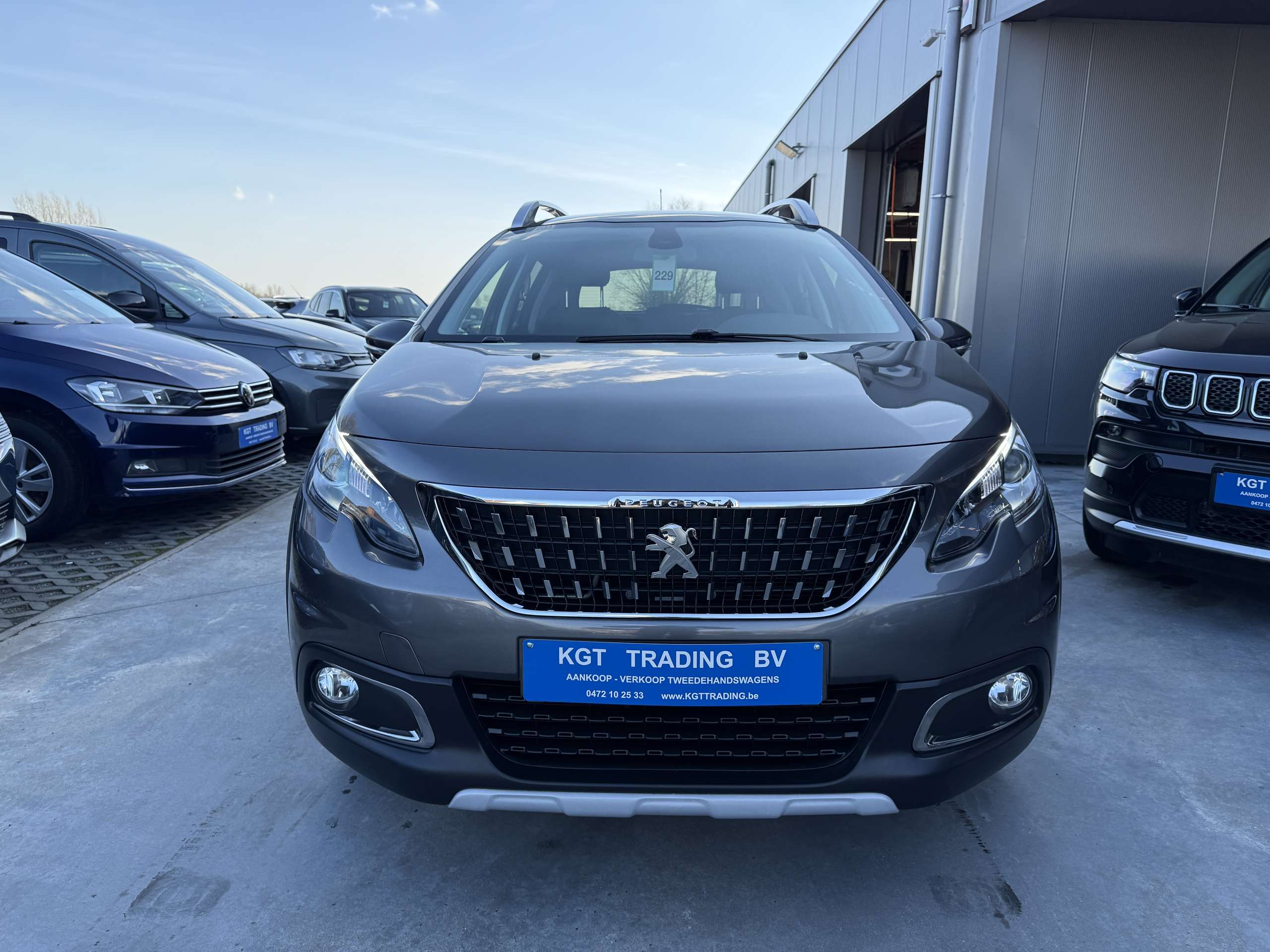 6ae04cfe-0f79-406f-82c6-be39714e0b592-peugeot-2008-1-2i-allure-navigatie-pano-dak-camera-carplay-lede.jpg
