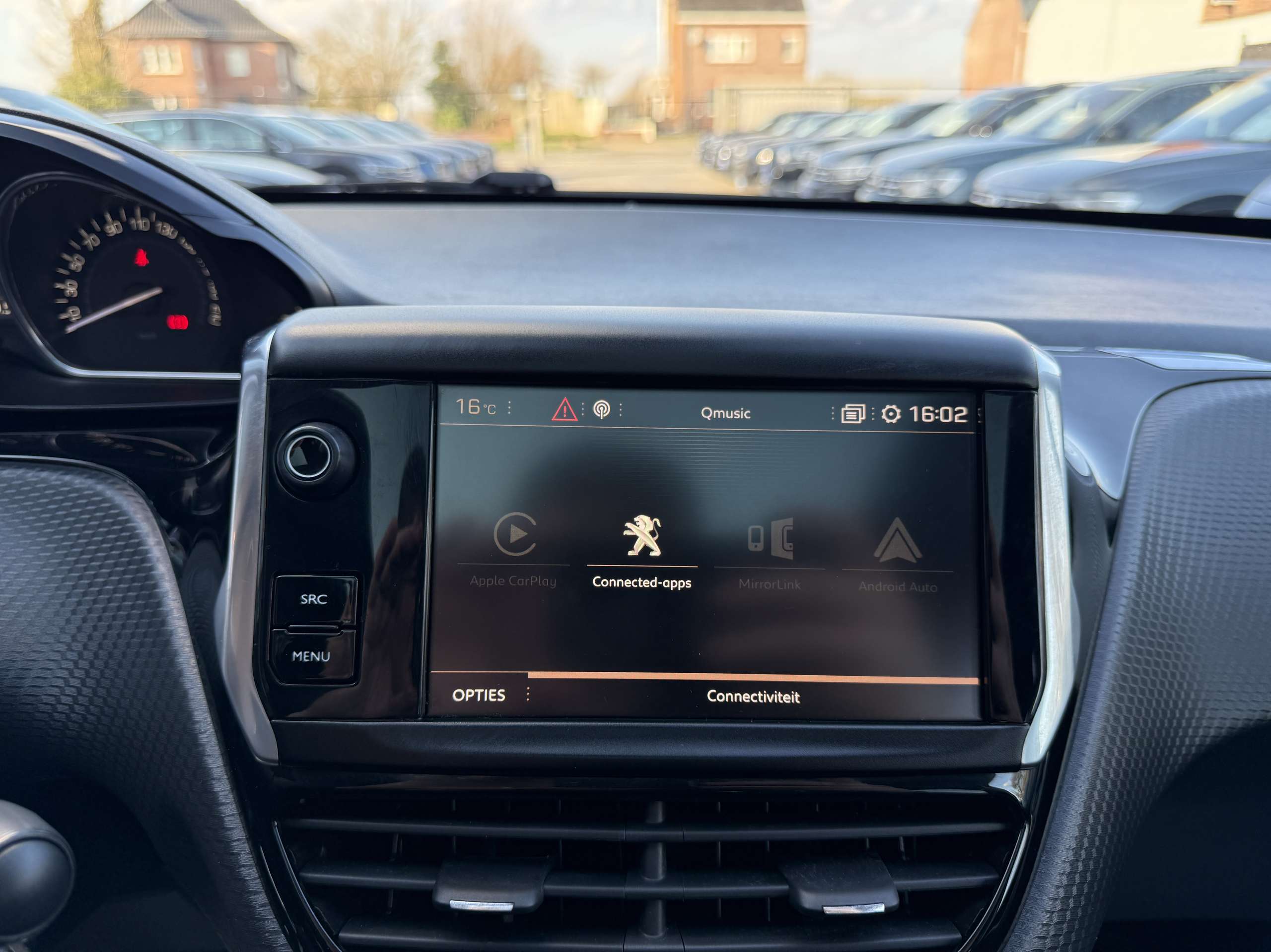6ae04cfe-0f79-406f-82c6-be39714e0b5922-peugeot-2008-1-2i-allure-navigatie-pano-dak-camera-carplay-lede.jpg