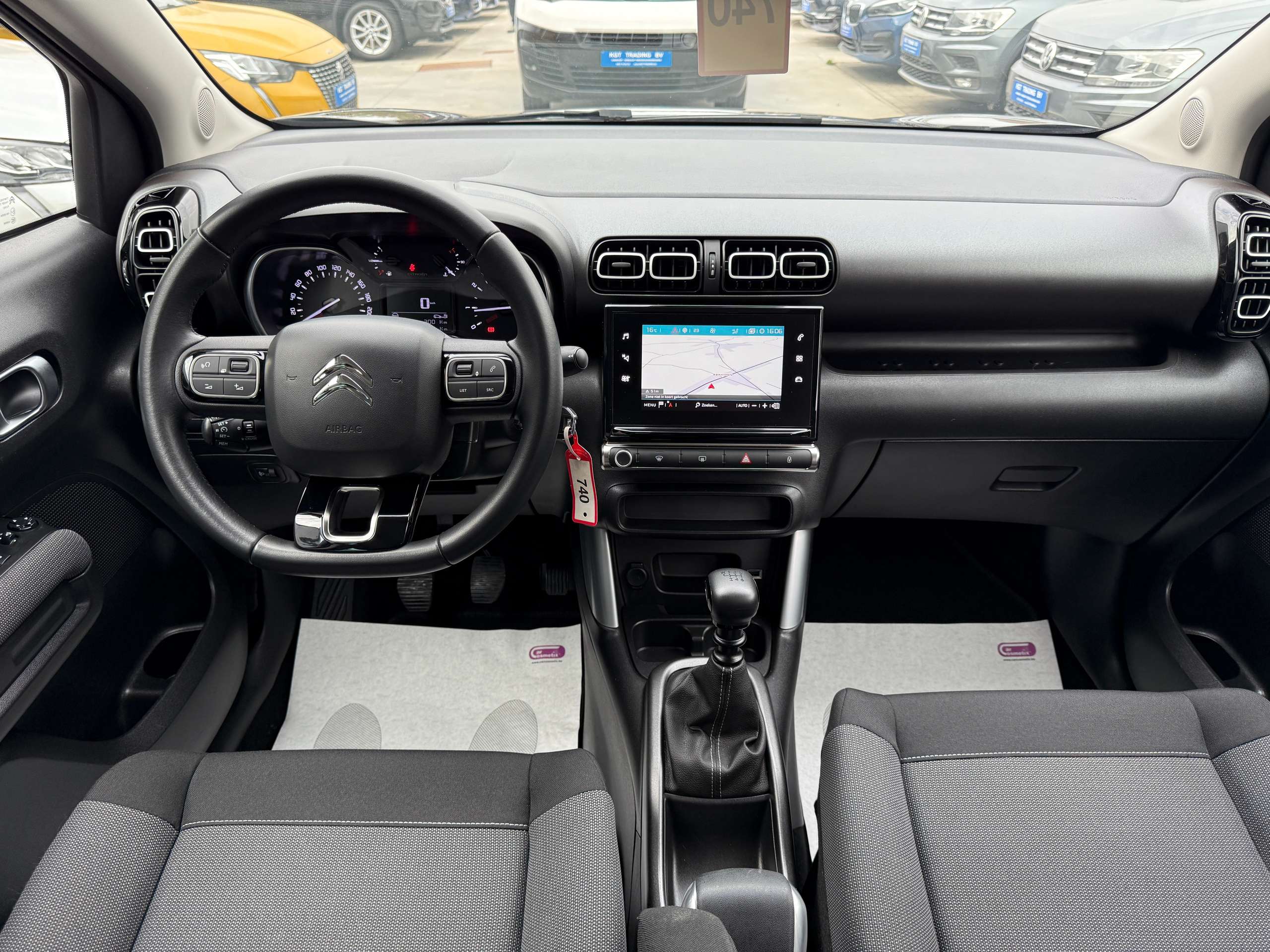 6c2e7caa-e357-4a55-b803-49a0653243ab26-citroen-c3-aircross-1-2i-puretech-110pk-navigatie-carplay-led-pdc-alu.jpg