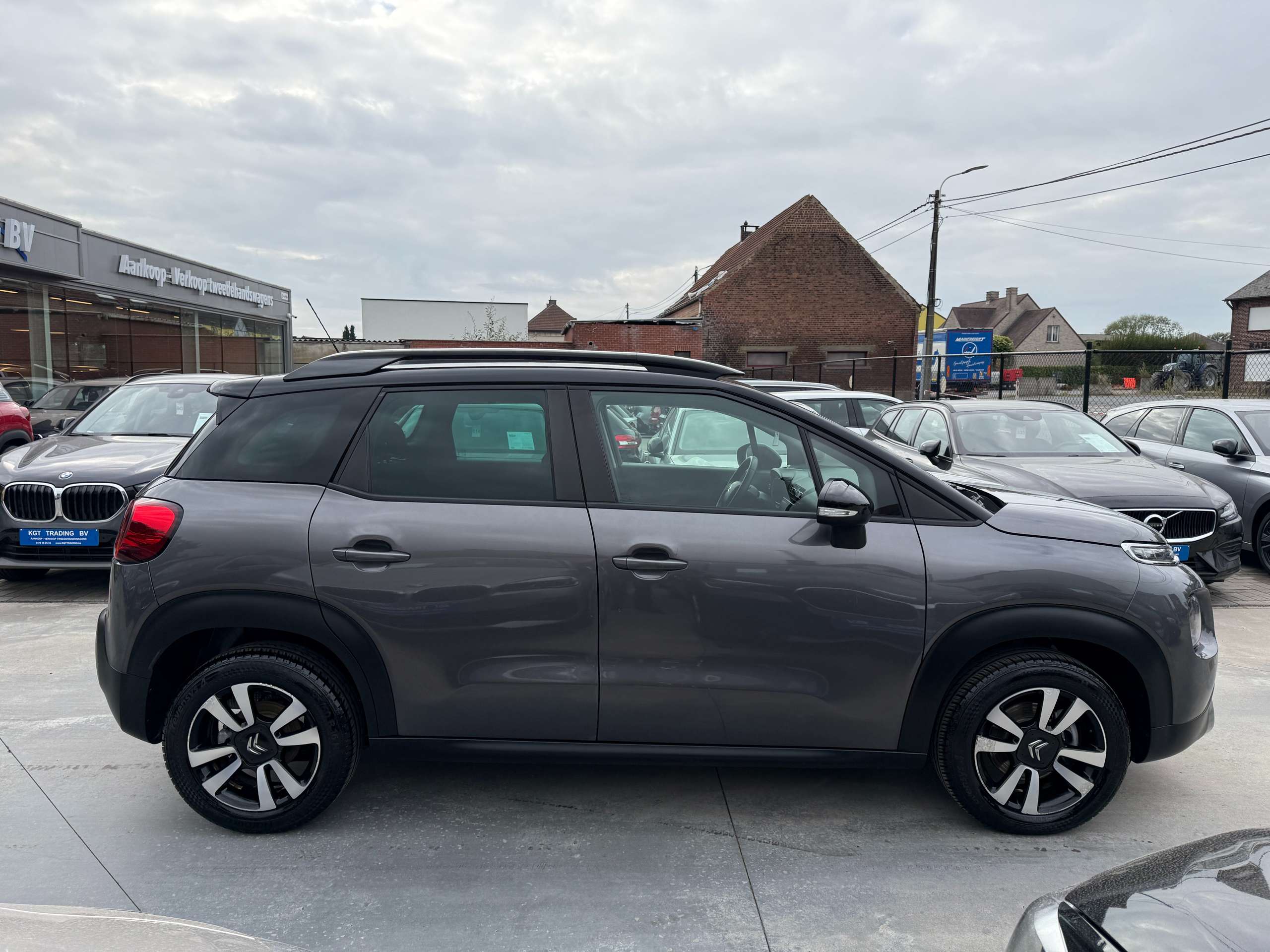 6c2e7caa-e357-4a55-b803-49a0653243ab4-citroen-c3-aircross-1-2i-puretech-110pk-navigatie-carplay-led-pdc-alu.jpg