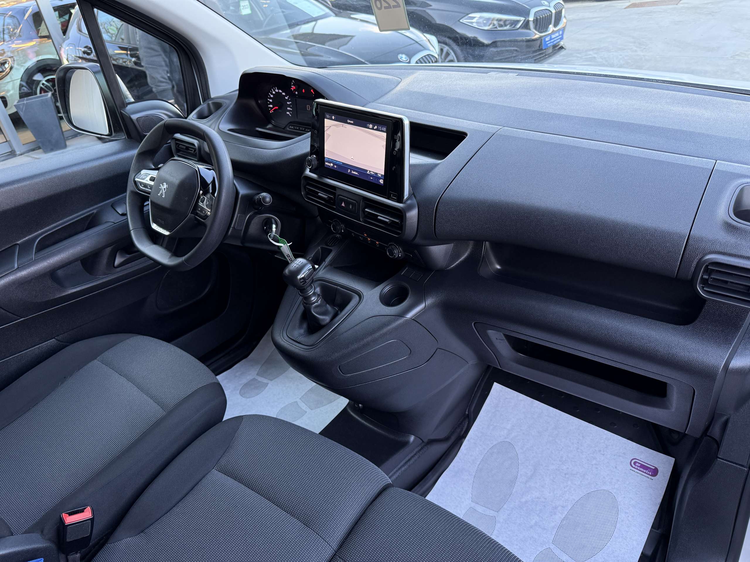 7621dc6b-ba0a-4683-8921-a192148c157d40-peugeot-partner-1-5-bluehdi-xl-l2-3-zit-navi-pdc-carplay-dak-rek.jpg