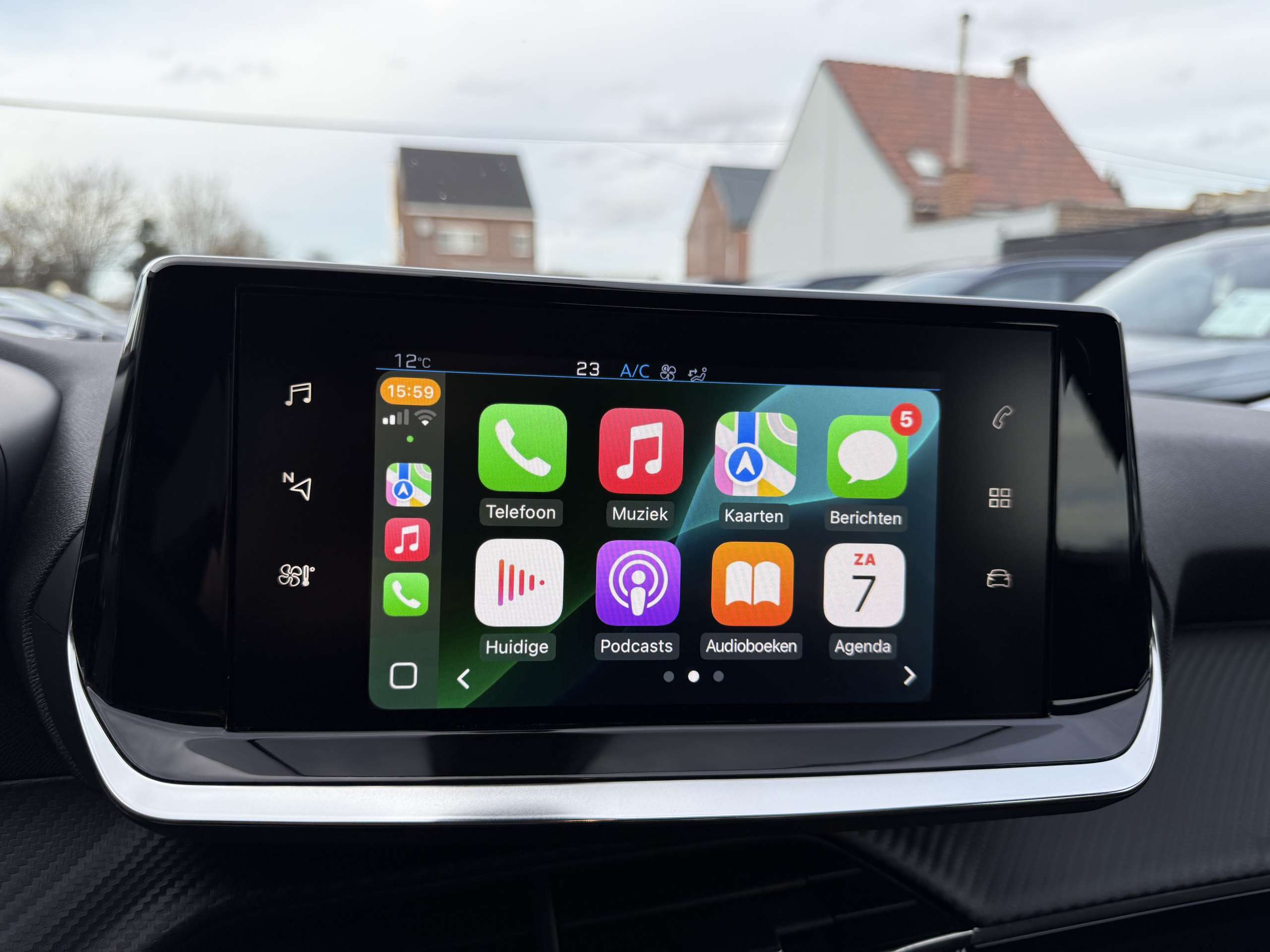 7da6eb06-8d09-425b-a82c-8fffc288361e25-peugeot-2008-1-2i-puretech-navigatie-full-led-camera-carplay.jpg