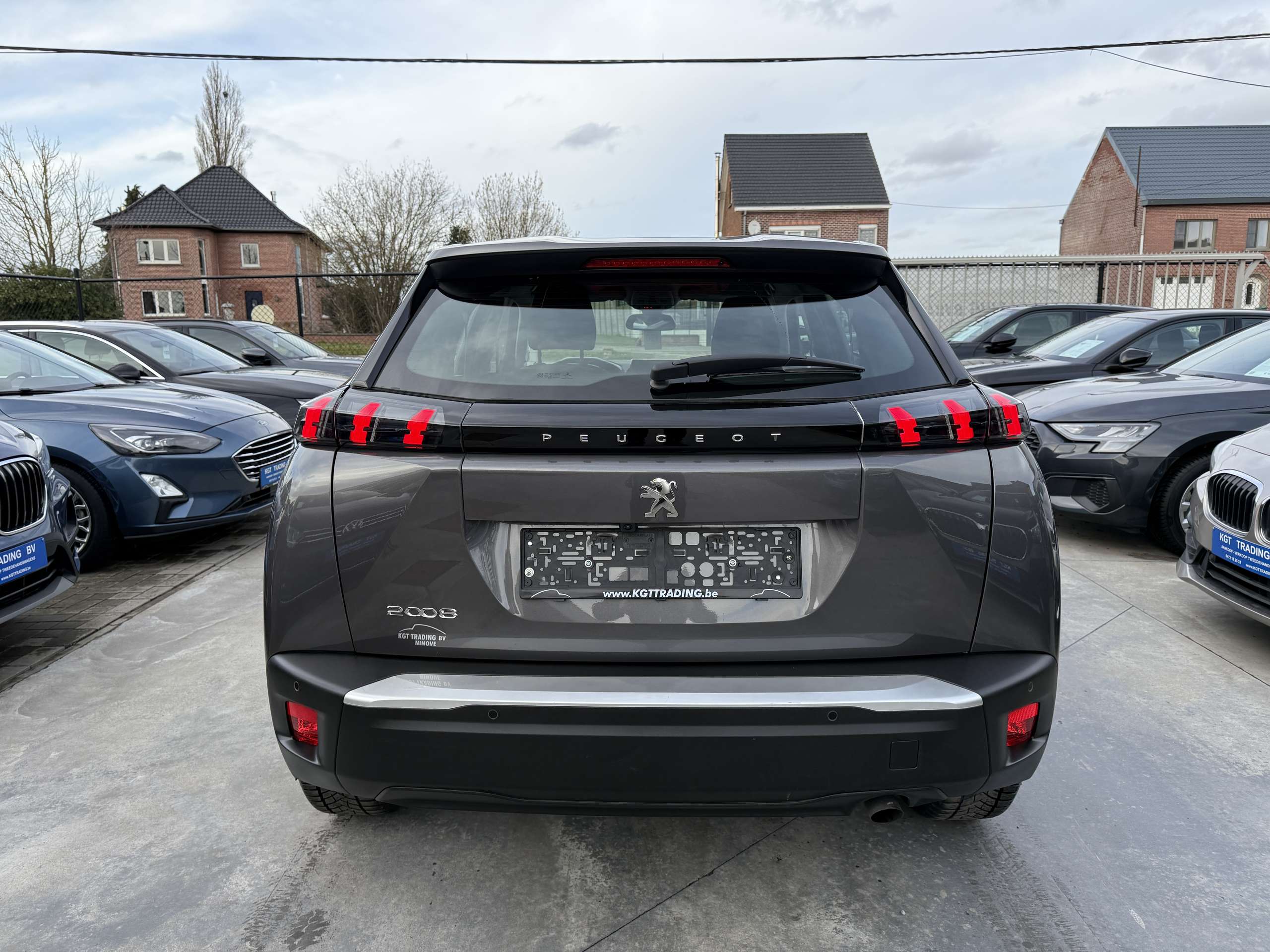 7da6eb06-8d09-425b-a82c-8fffc288361e6-peugeot-2008-1-2i-puretech-navigatie-full-led-camera-carplay.jpg