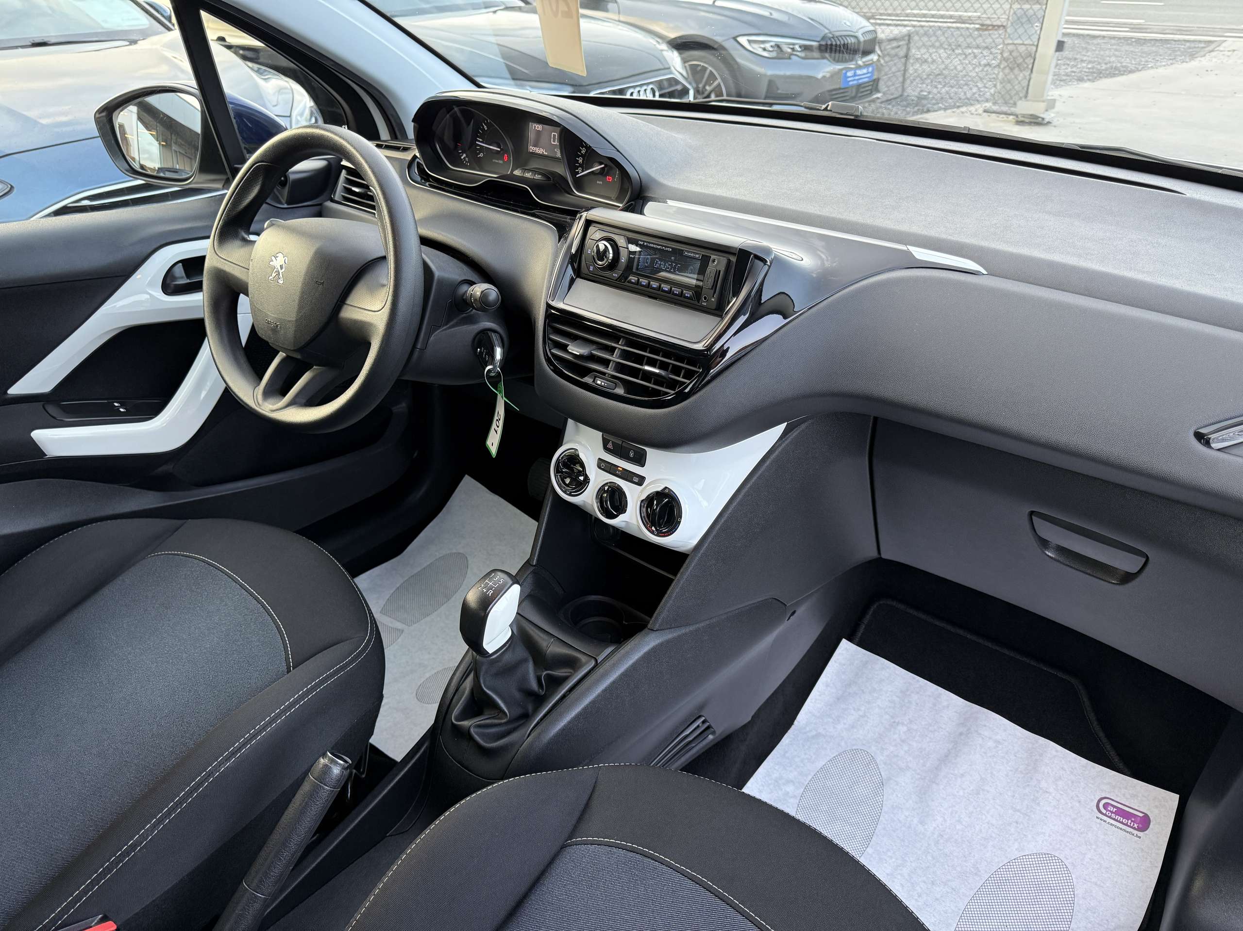 81499408-e203-41cc-bc05-9c0effa88e5819-peugeot-208-1-0i-68pk-like-airco-5-deurs-bluetooth-carpass-dab.jpg