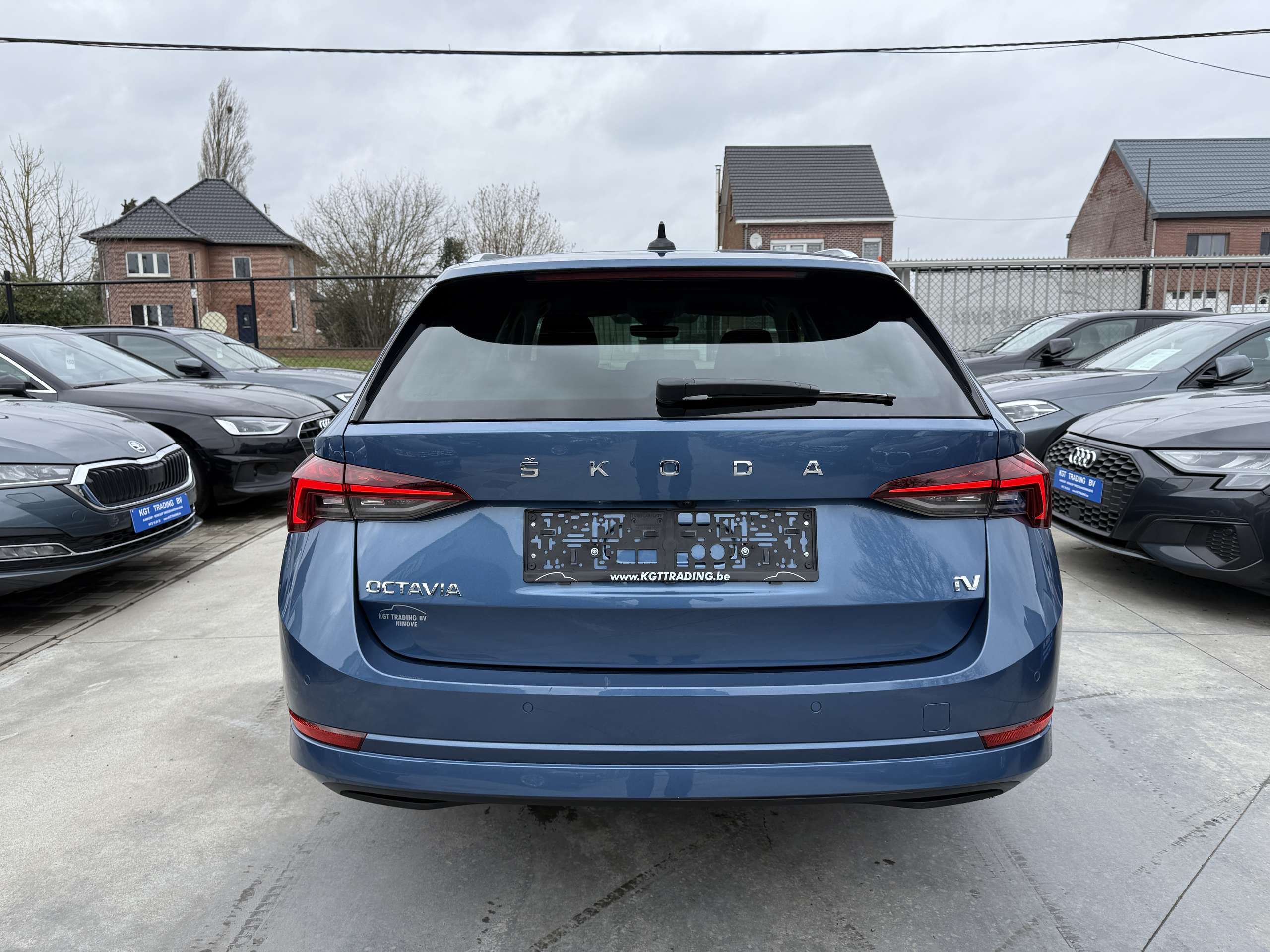 8336e469-1d34-41c1-a495-b56be67e66d46-skoda-octavia-1-4-tsi-phev-hybride-automaat-navi-full-led-camera.jpg