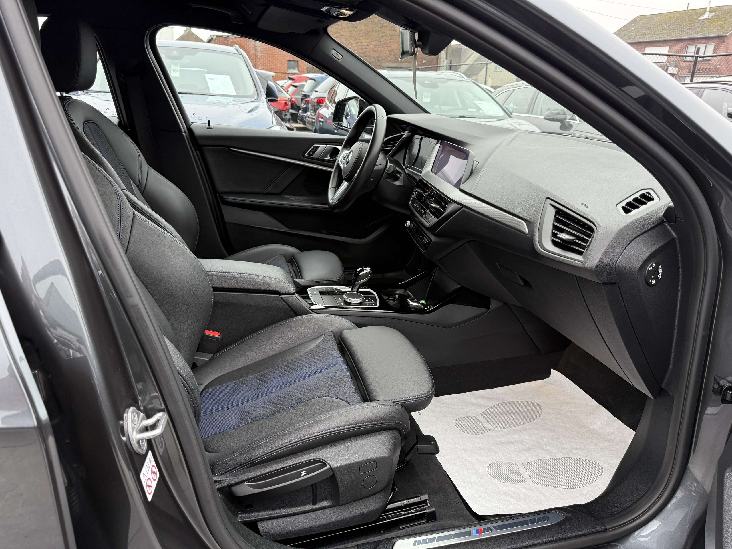897e7b84-c431-4f5e-9cde-a4e0fc1f31ac29-bmw-116-ia-automaat-m-pack-full-led-navi-leder-sportzetels.jpg