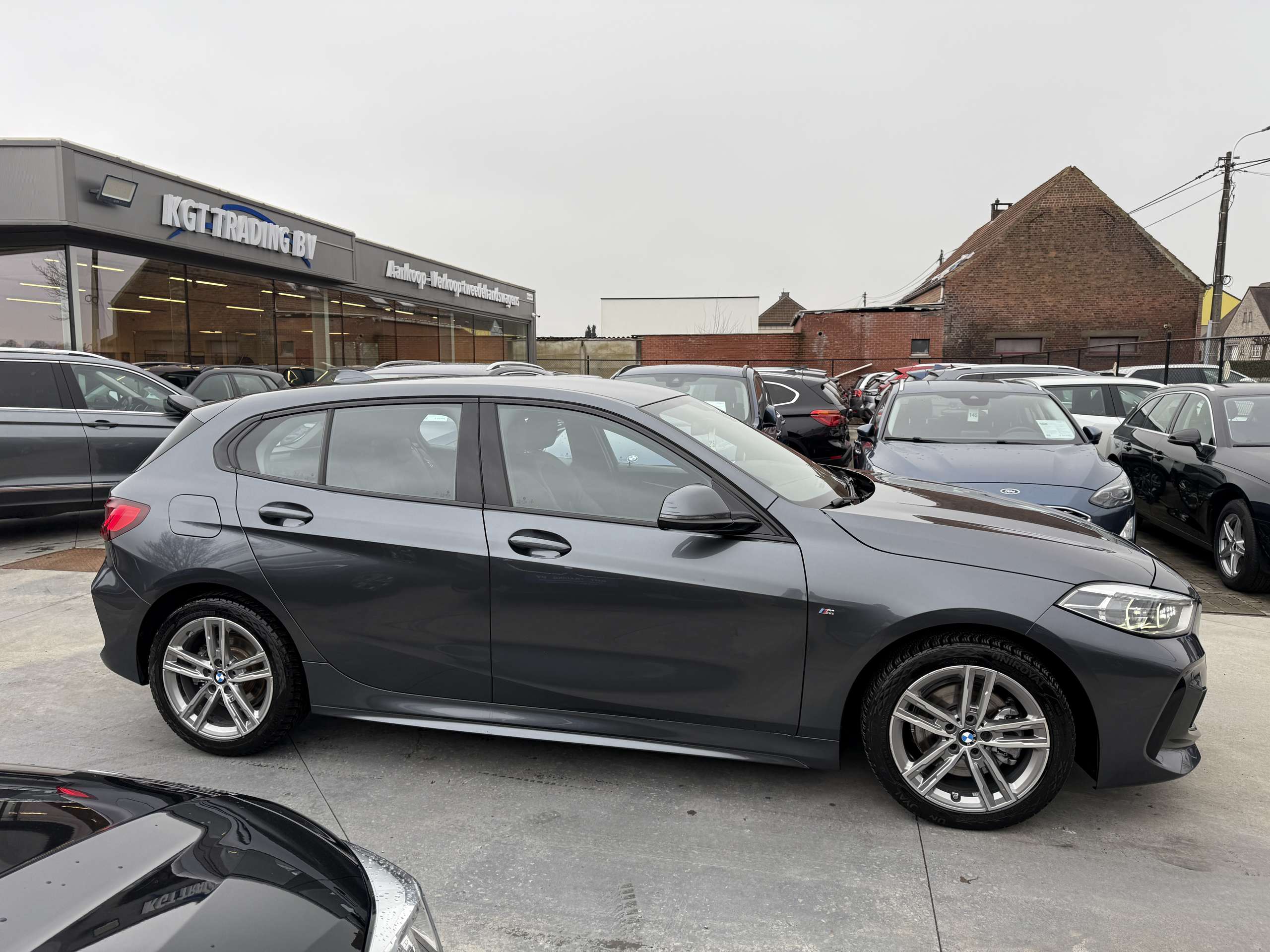 897e7b84-c431-4f5e-9cde-a4e0fc1f31ac4-bmw-116-ia-automaat-m-pack-full-led-navi-leder-sportzetels.jpg