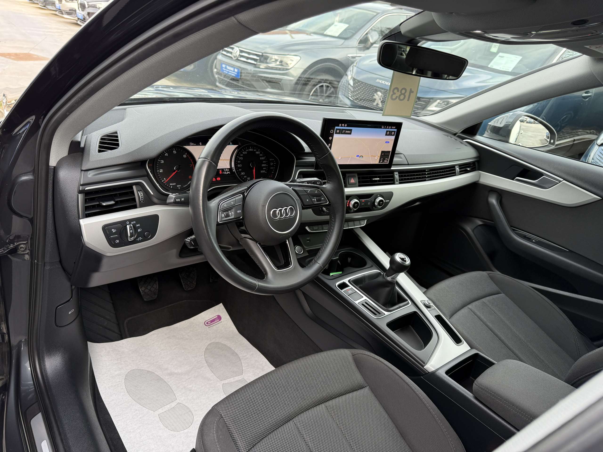 9556c3a0-1171-40e7-a1d9-3c5461158d8113-audi-a4-35-tfsi-avant-navigatie-full-led-trekhaak-virtual.jpg