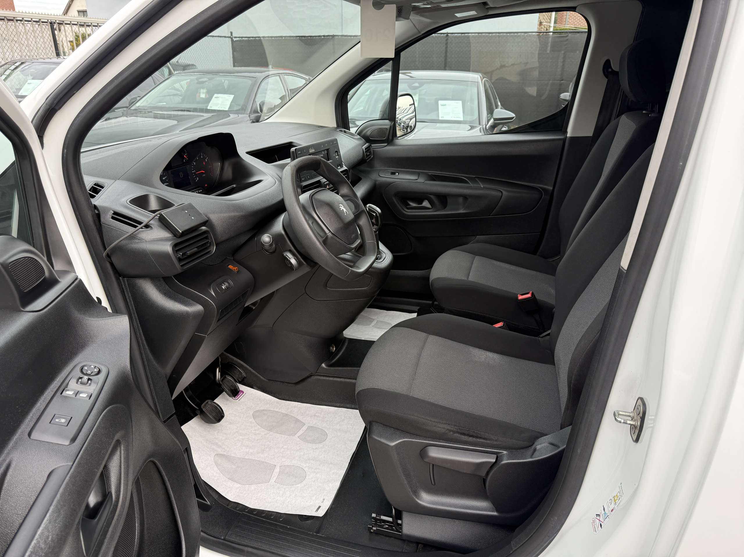 9a62b365-b1ee-414b-b583-b4ca6adb912011-peugeot-partner-1-6-bluehdi-l2-bluetooth-parkeersensoren-airco.jpg