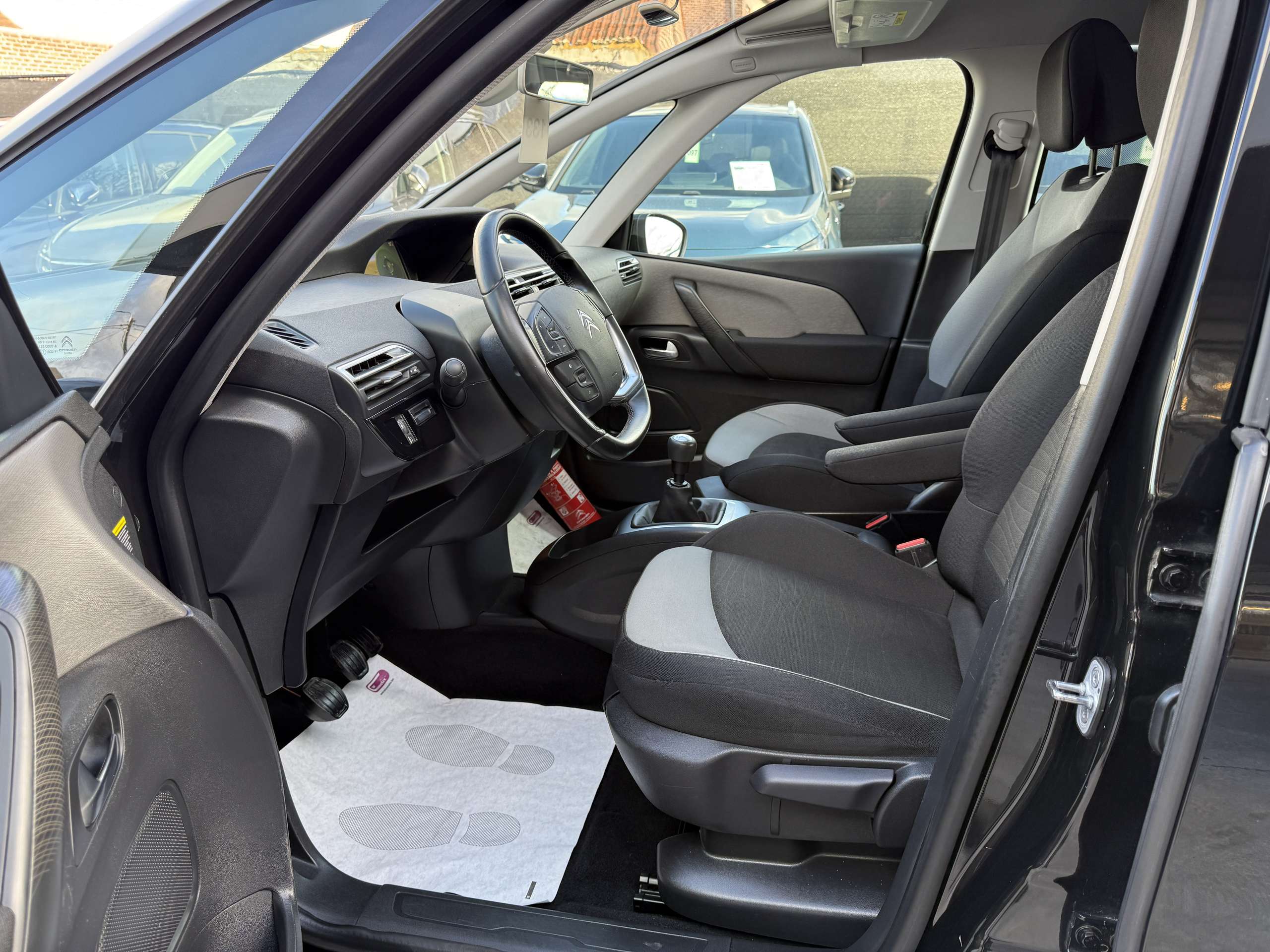 a53452be-29ff-437e-b455-1134740cd51211-citroen-grand-c4-picasso-1-6-bluehdi-115pk-7-zetels-navigatie-bluetooth-pdc.jpg