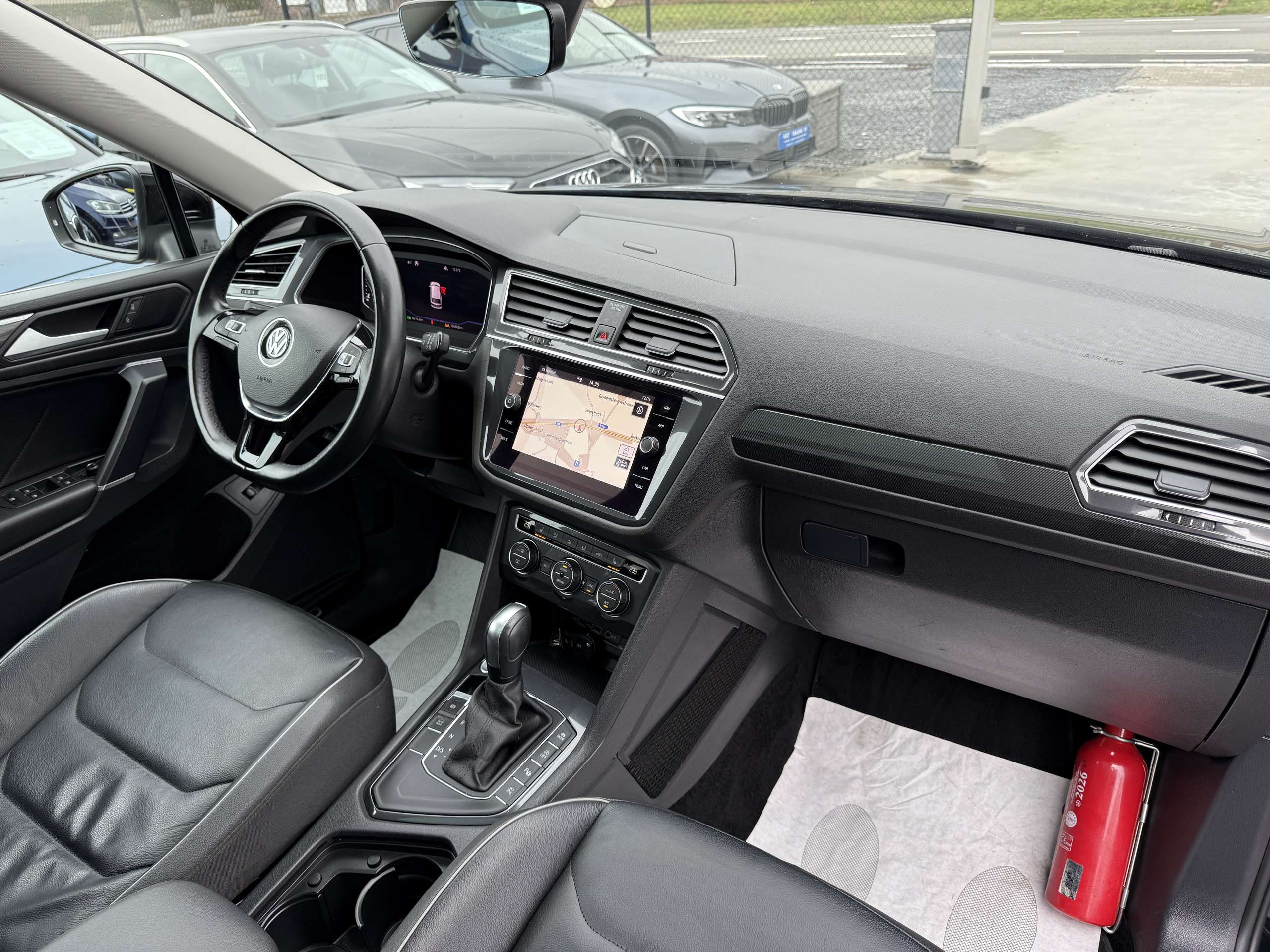 b31f92db-b417-4057-8f88-6d3d9673e2b735-volkswagen-tiguan-allspace-1-5-tsi-r-line-7-zit-automaat-full-led-navi-leder.jpg