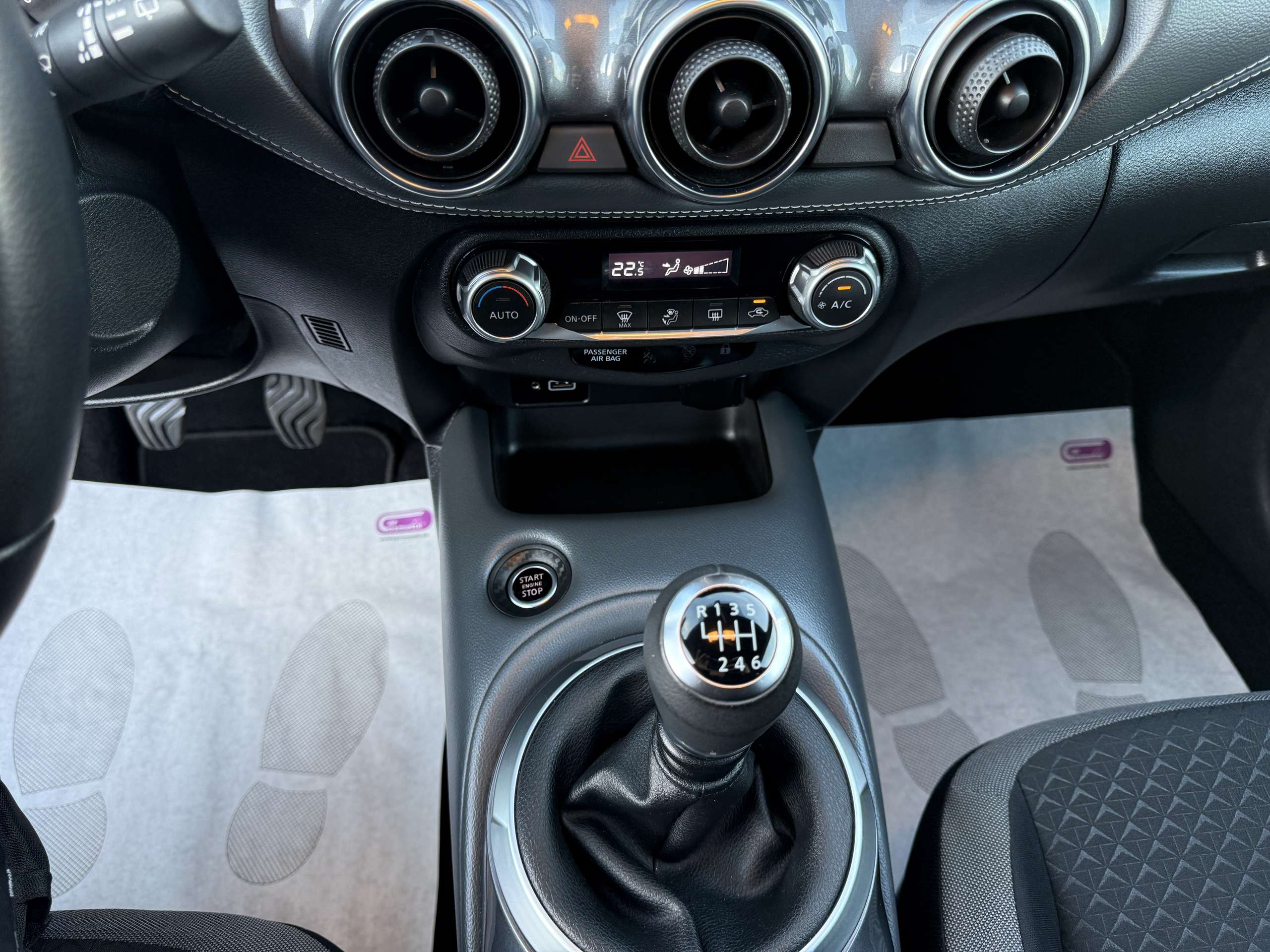 c9a4c10f-3e78-4f75-b3fd-f66100e7189e19-nissan-juke-1-0i-117pk-full-led-360-camera-carplay-bluetooth.jpg