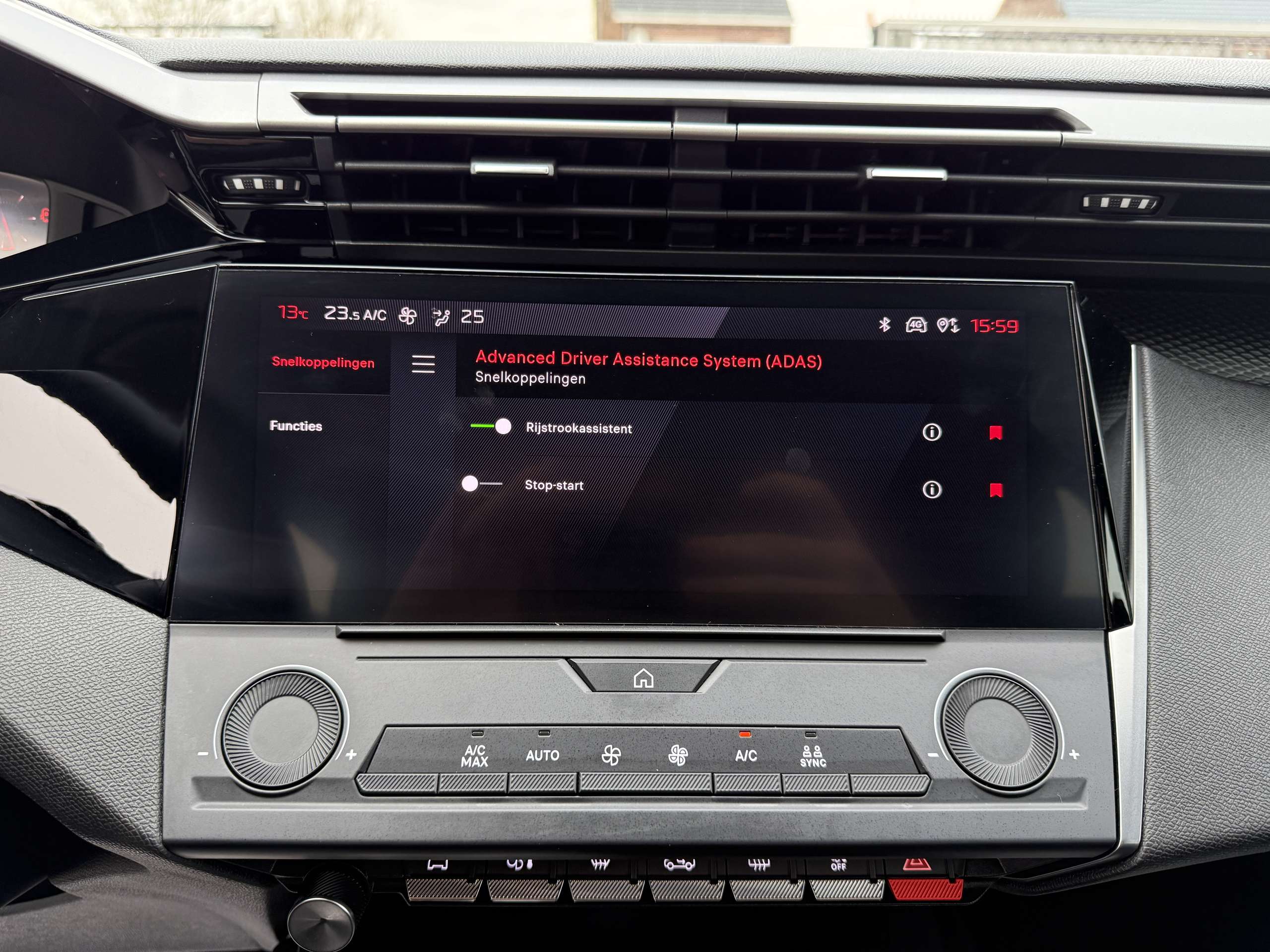 d419437e-e44a-42f5-ae2d-24d4eb84954c20-peugeot-308-sw-1-2i-automaat-full-led-navigatie-carplay-dab.jpg