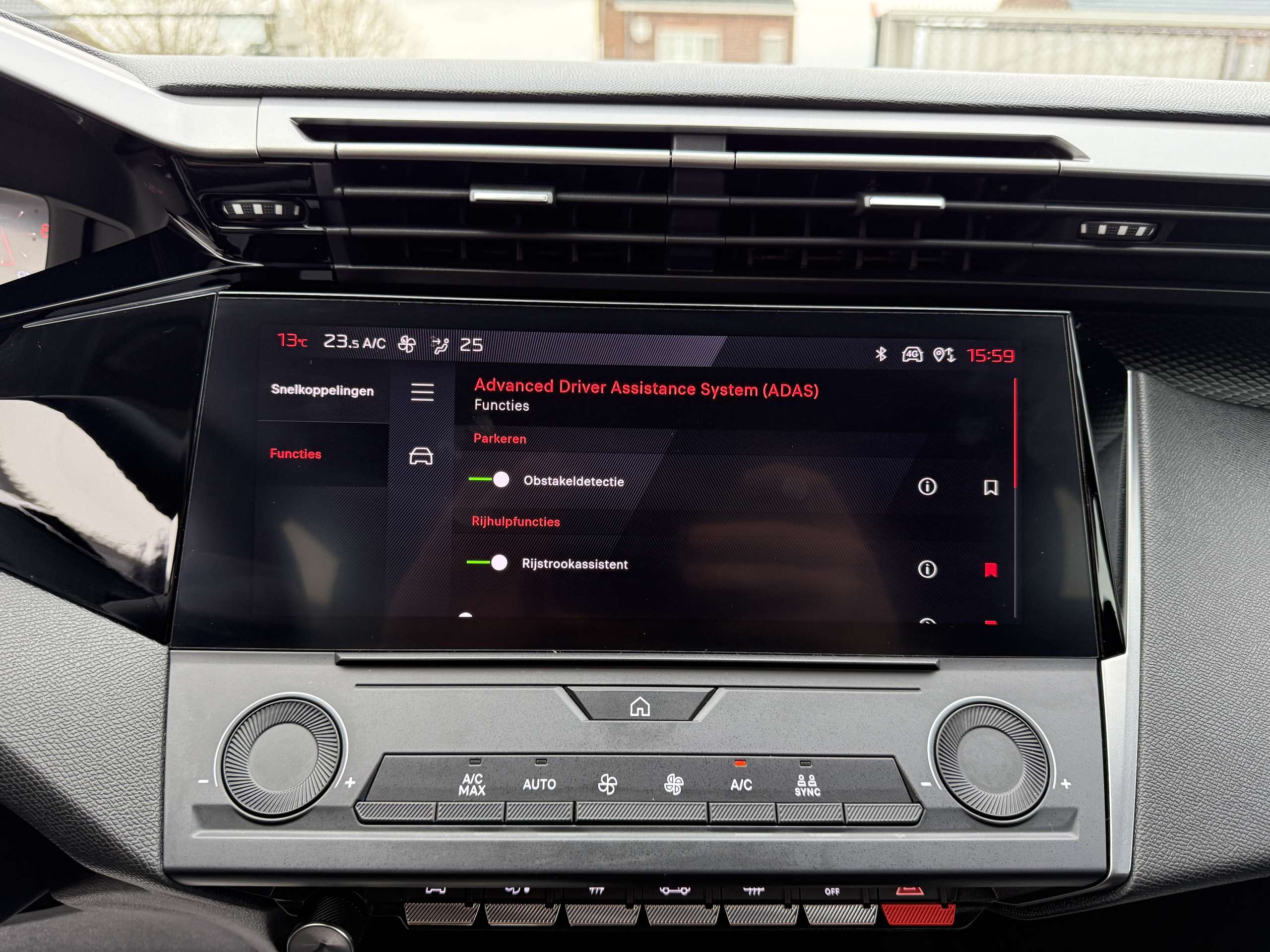d419437e-e44a-42f5-ae2d-24d4eb84954c21-peugeot-308-sw-1-2i-automaat-full-led-navigatie-carplay-dab.jpg