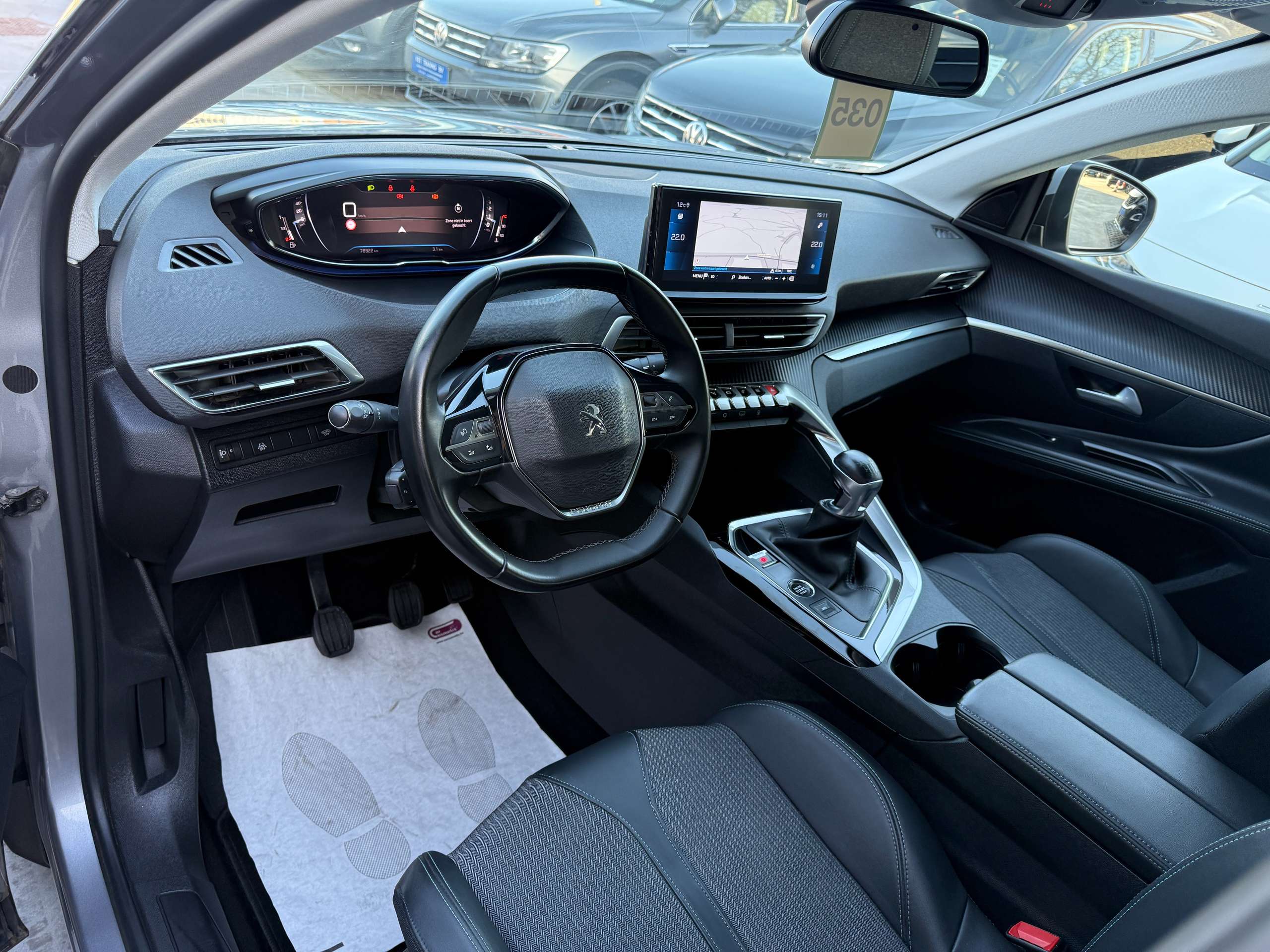 d5f0bd5c-6122-4a1f-8ee9-593dcbd0fcdd13-peugeot-5008-1-2i-130pk-7-zetels-facelift-full-led-camera-leder.jpg