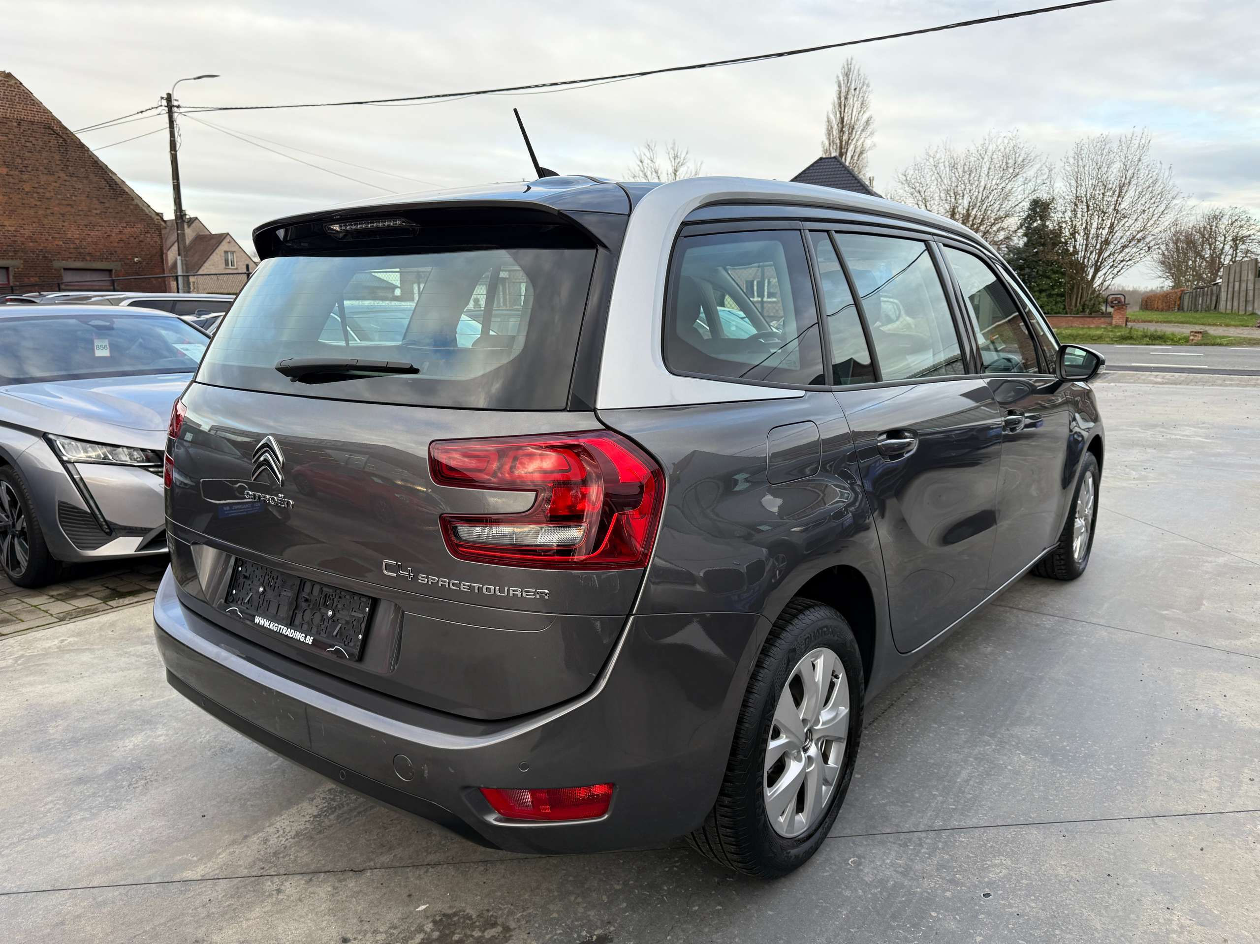 db7c449e-f308-4412-93d7-0718ad9dada75-citroen-grand-c4-spacetourer-1-2i-130pk-automaat-7-zit-navigatie-carplay-led.jpg