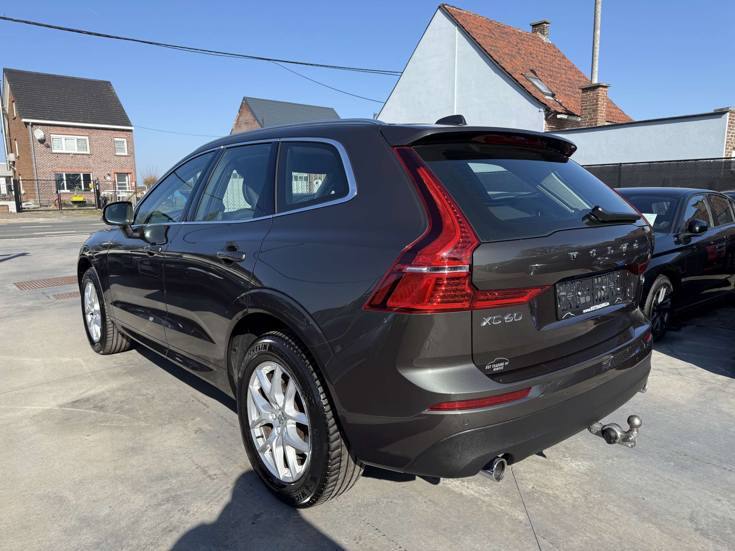 22694b7e-c51a-4c57-9bdf-3e5ec70830a87-volvo-xc60-2-0-b4-geartronic-full-led-navigatie-trekhaak-dab.jpg