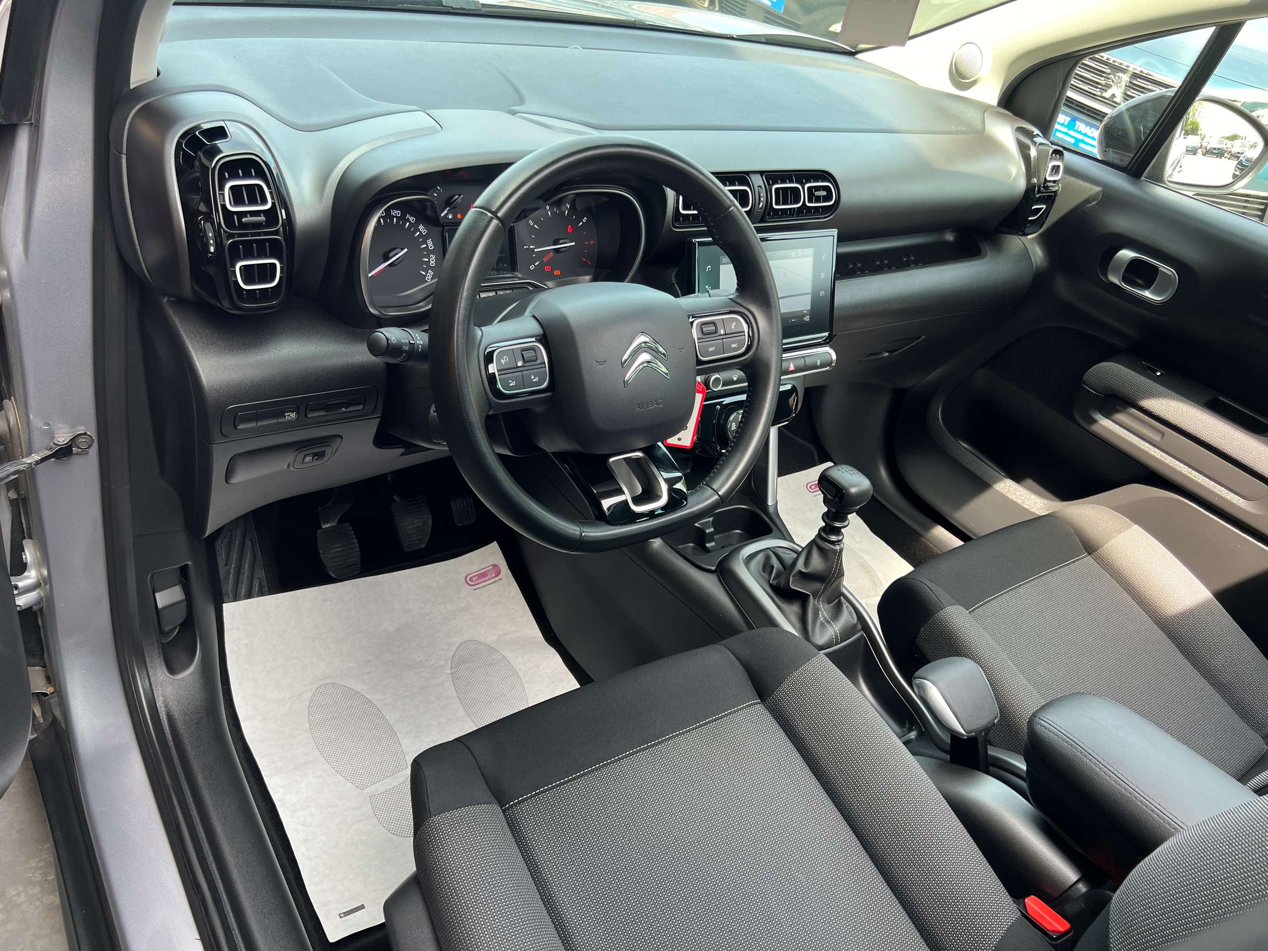30461e05-8f76-4c8e-b1e5-090152fe174e12-citroen-c3-aircross-1-2i-110pk-navigatie-opendak-carplay-pdc-bluetooth.jpg