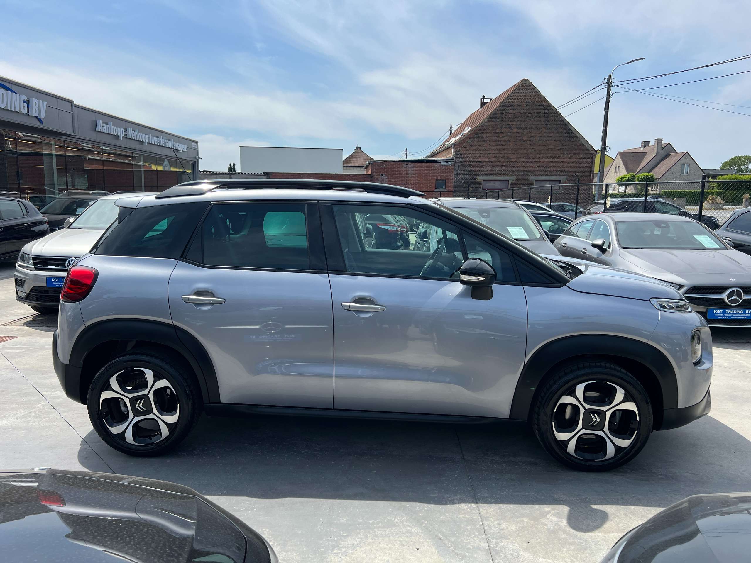 30461e05-8f76-4c8e-b1e5-090152fe174e4-citroen-c3-aircross-1-2i-110pk-navigatie-opendak-carplay-pdc-bluetooth.jpg