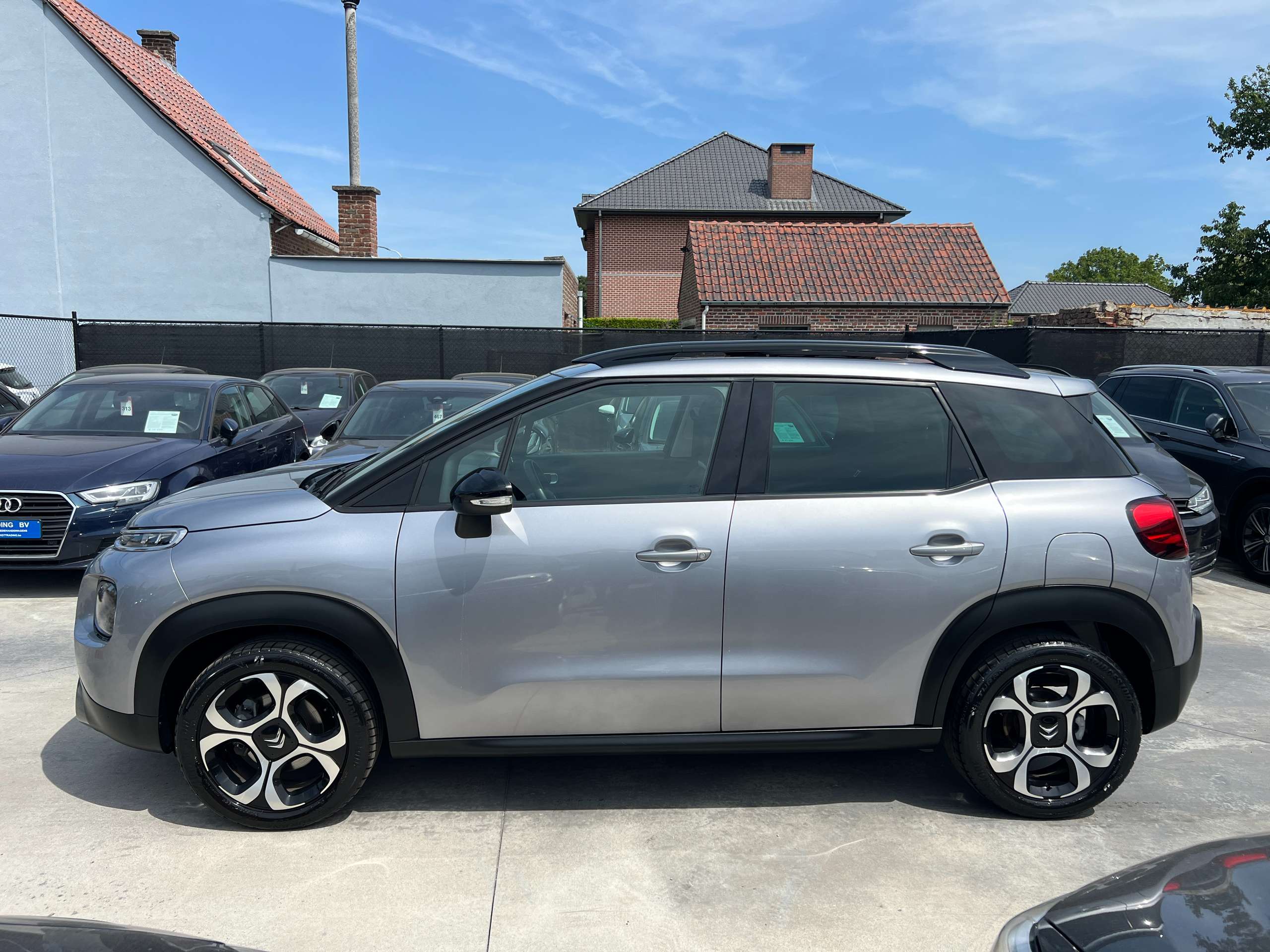 30461e05-8f76-4c8e-b1e5-090152fe174e8-citroen-c3-aircross-1-2i-110pk-navigatie-opendak-carplay-pdc-bluetooth.jpg