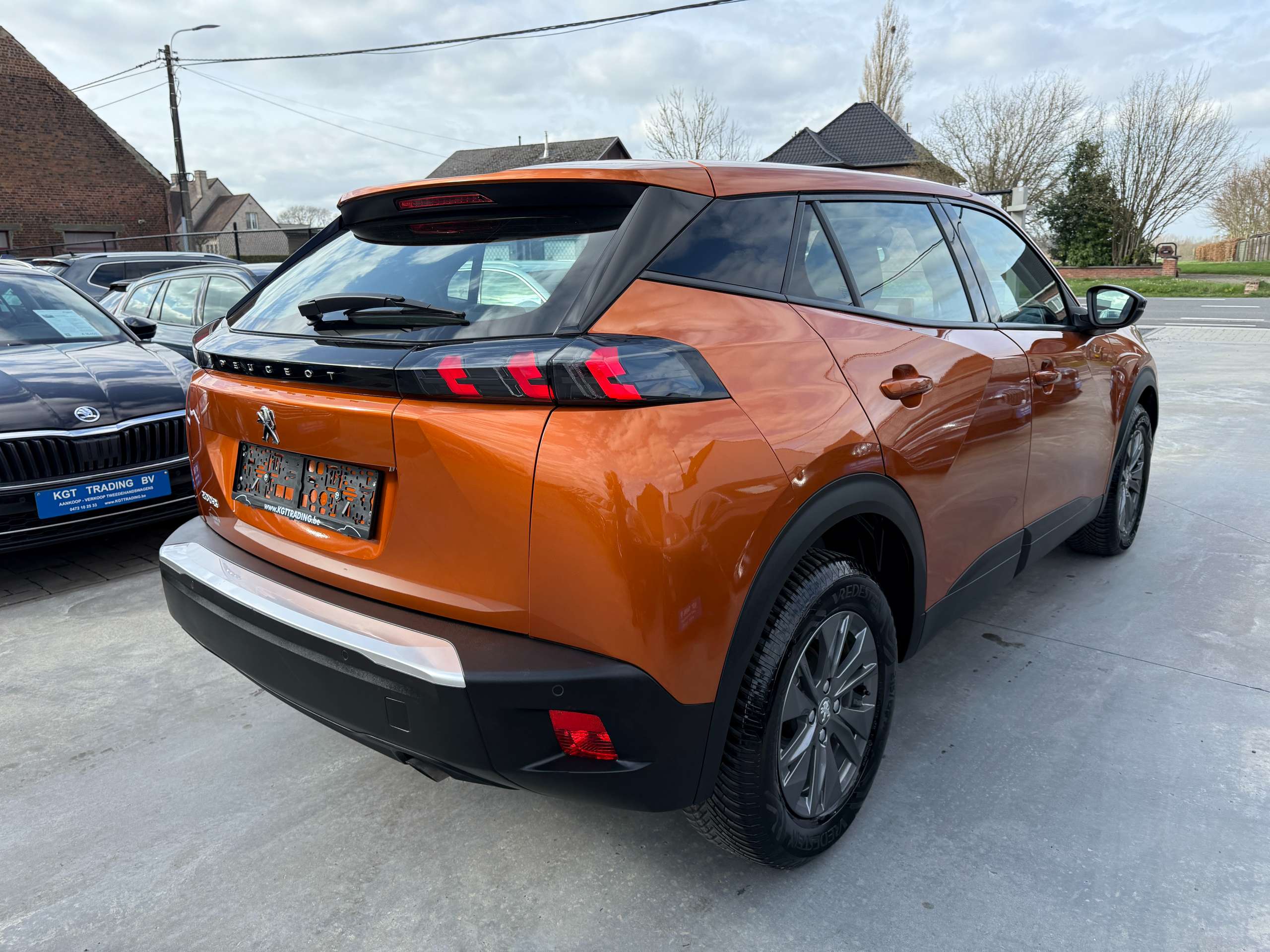 39c6024b-32f1-42d0-a8fe-6969a5cd5f6a5-peugeot-2008-1-2i-101pk-navigatie-carplay-pdc-bluetooth-led-a-c.jpg