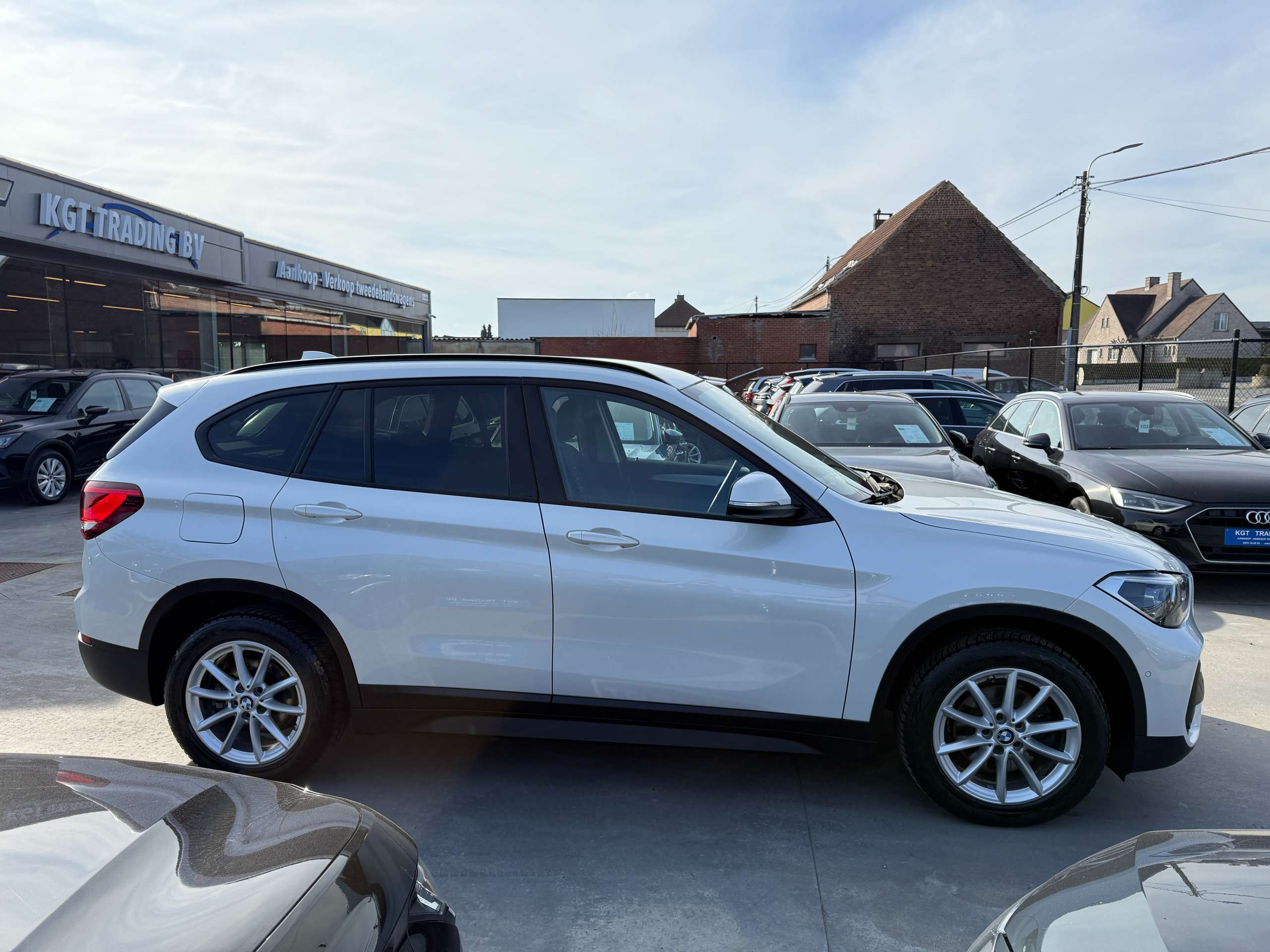 3dfa8177-c54d-4632-beb6-19f5fa2372004-bmw-x1-1-5i-automaat-full-led-navi-camera-head-up-dab-pdc.jpg