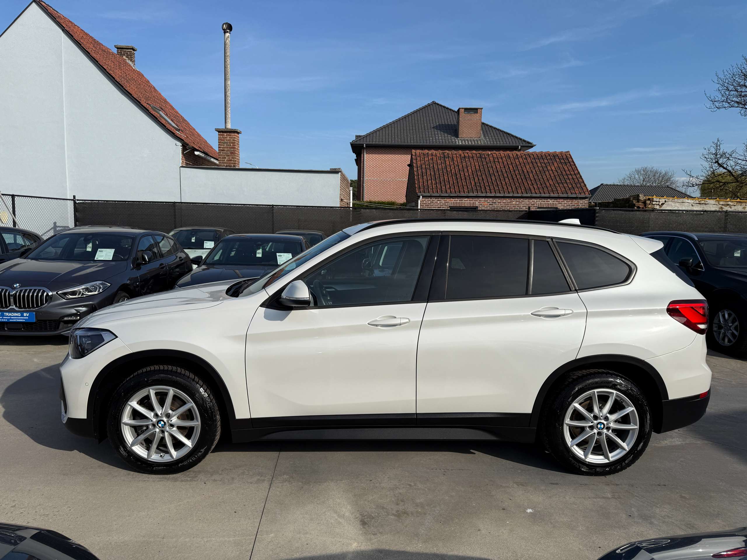 3dfa8177-c54d-4632-beb6-19f5fa2372008-bmw-x1-1-5i-automaat-full-led-navi-camera-head-up-dab-pdc.jpg