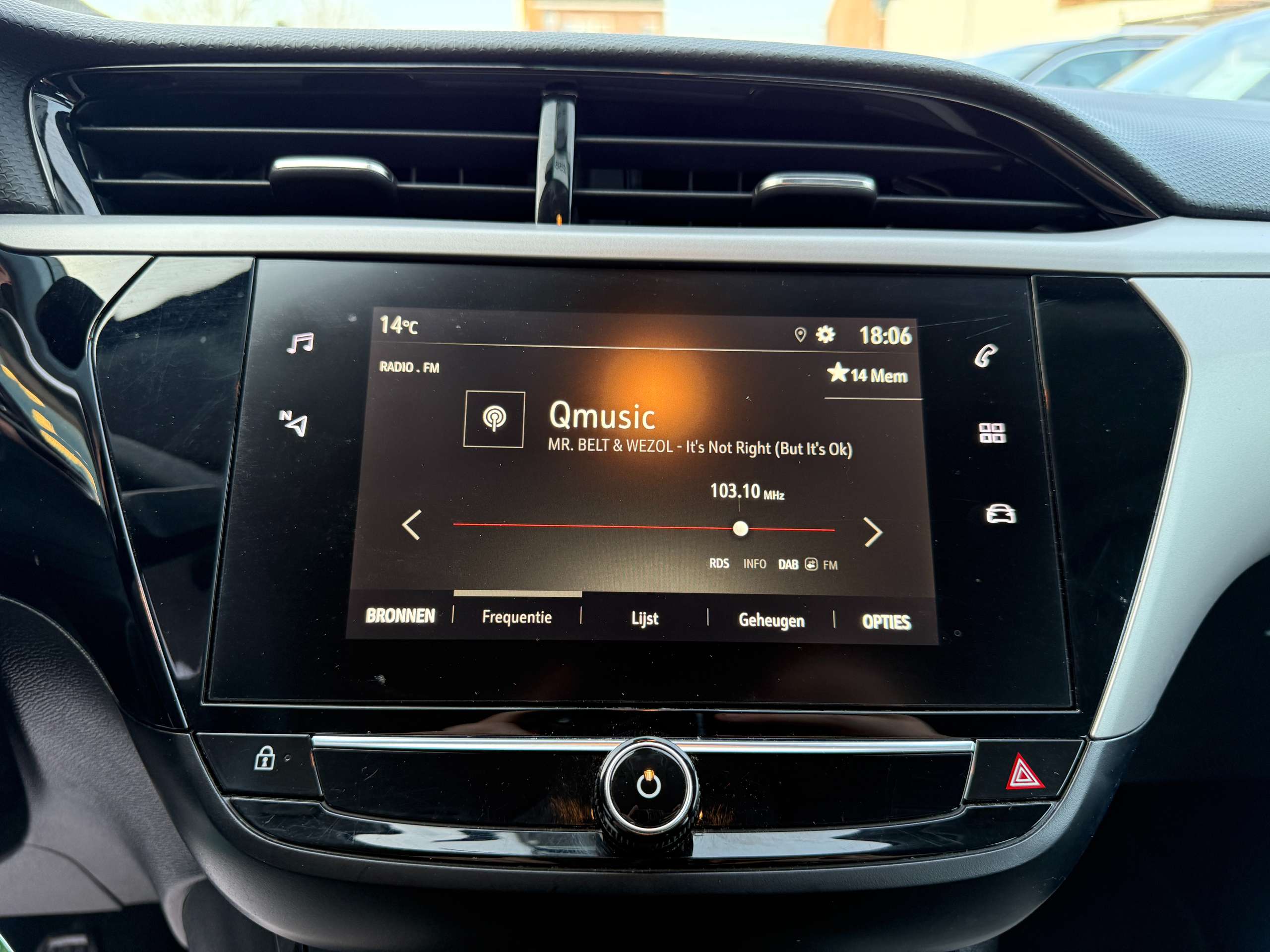 7a3ded2a-ab42-4cea-ada3-31340ae143f119-opel-corsa-1-2i-75pk-carplay-bluetooth-dab-airco-carpass.jpg