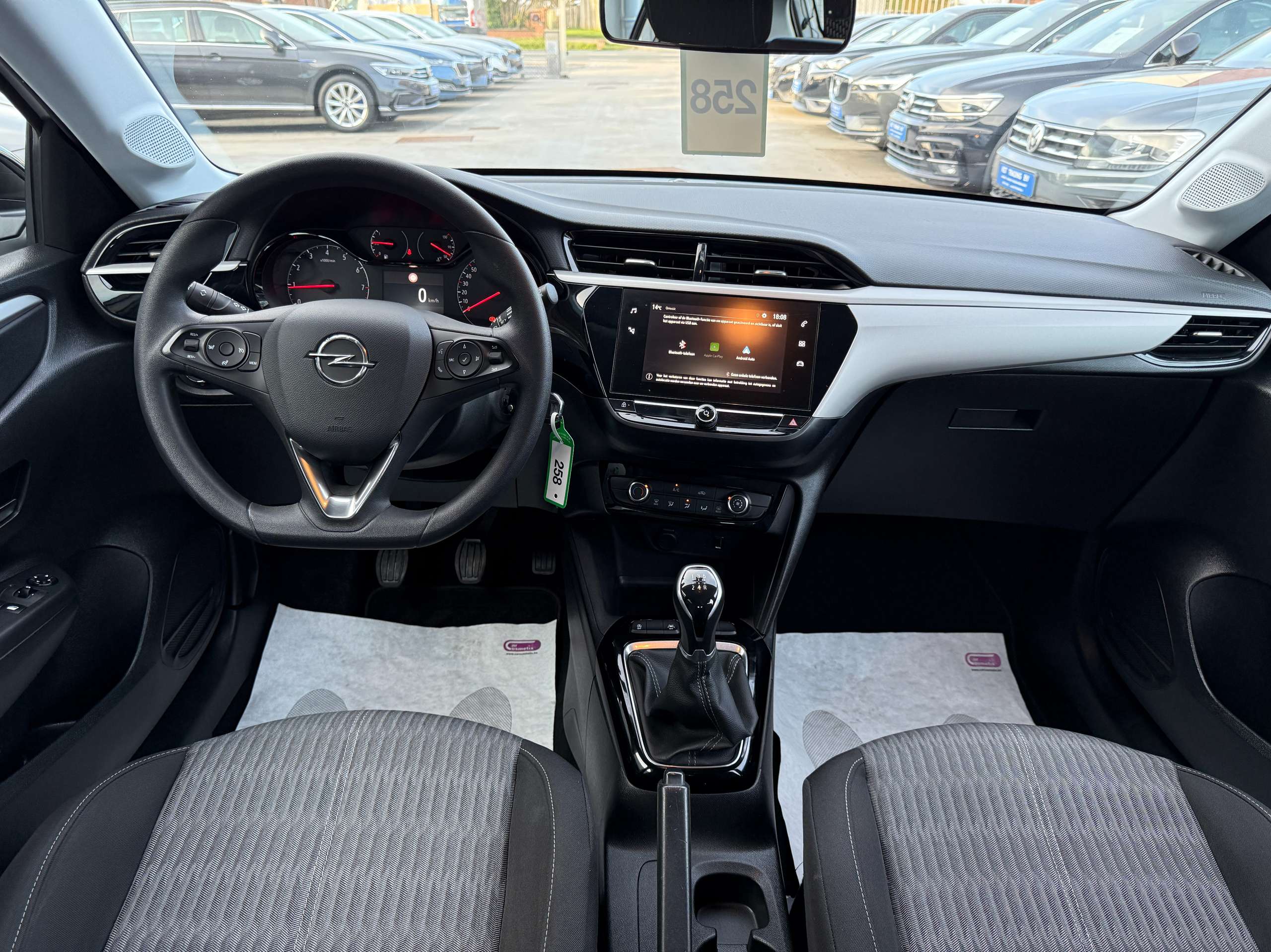 7a3ded2a-ab42-4cea-ada3-31340ae143f128-opel-corsa-1-2i-75pk-carplay-bluetooth-dab-airco-carpass.jpg