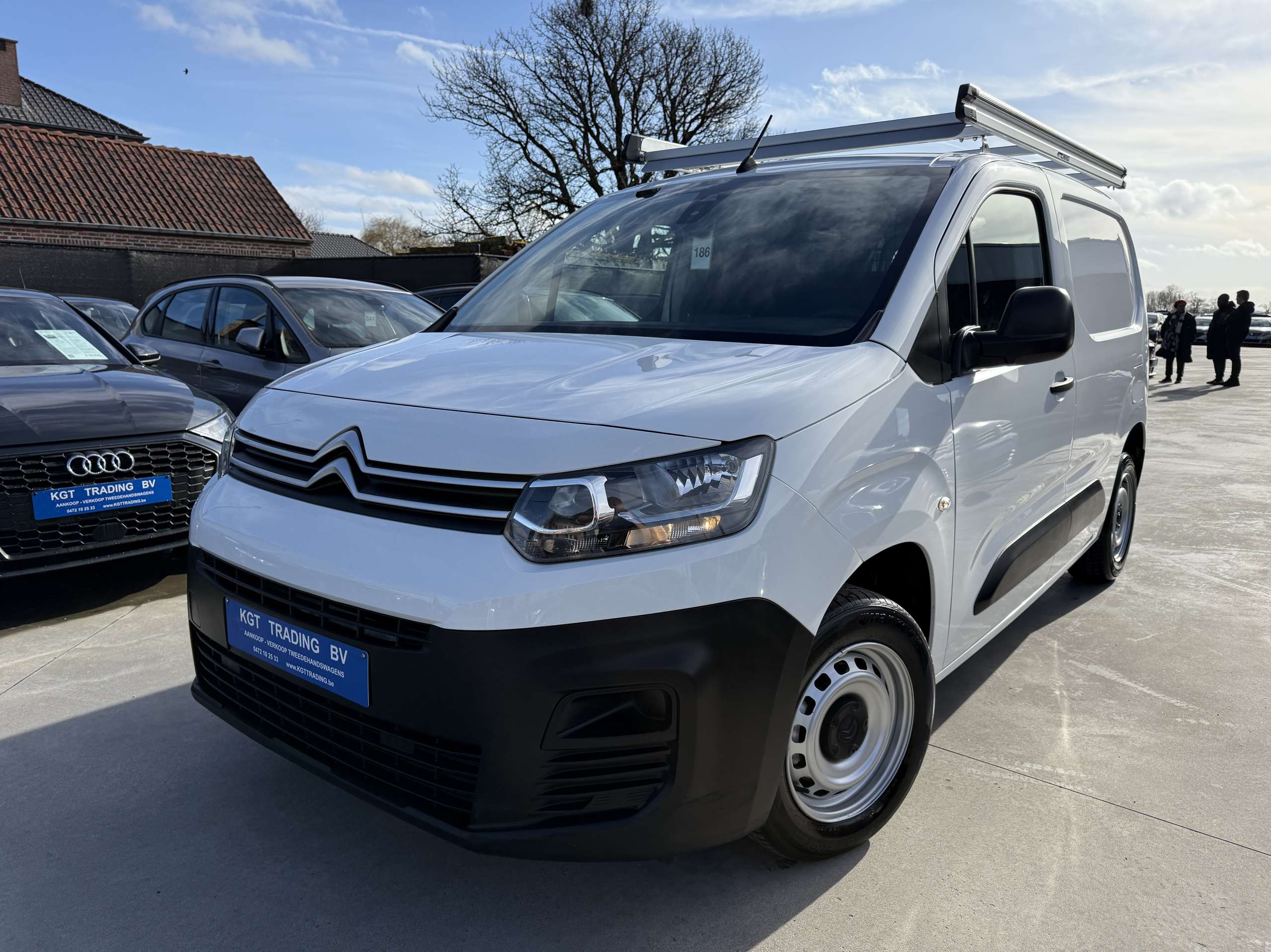a25b59a9-662f-4f91-83c5-7b55d8d8740b1-citroen-berlingo-1-2i-110pk-dakrek-bluetooth-dab-parkeersensoren.jpg