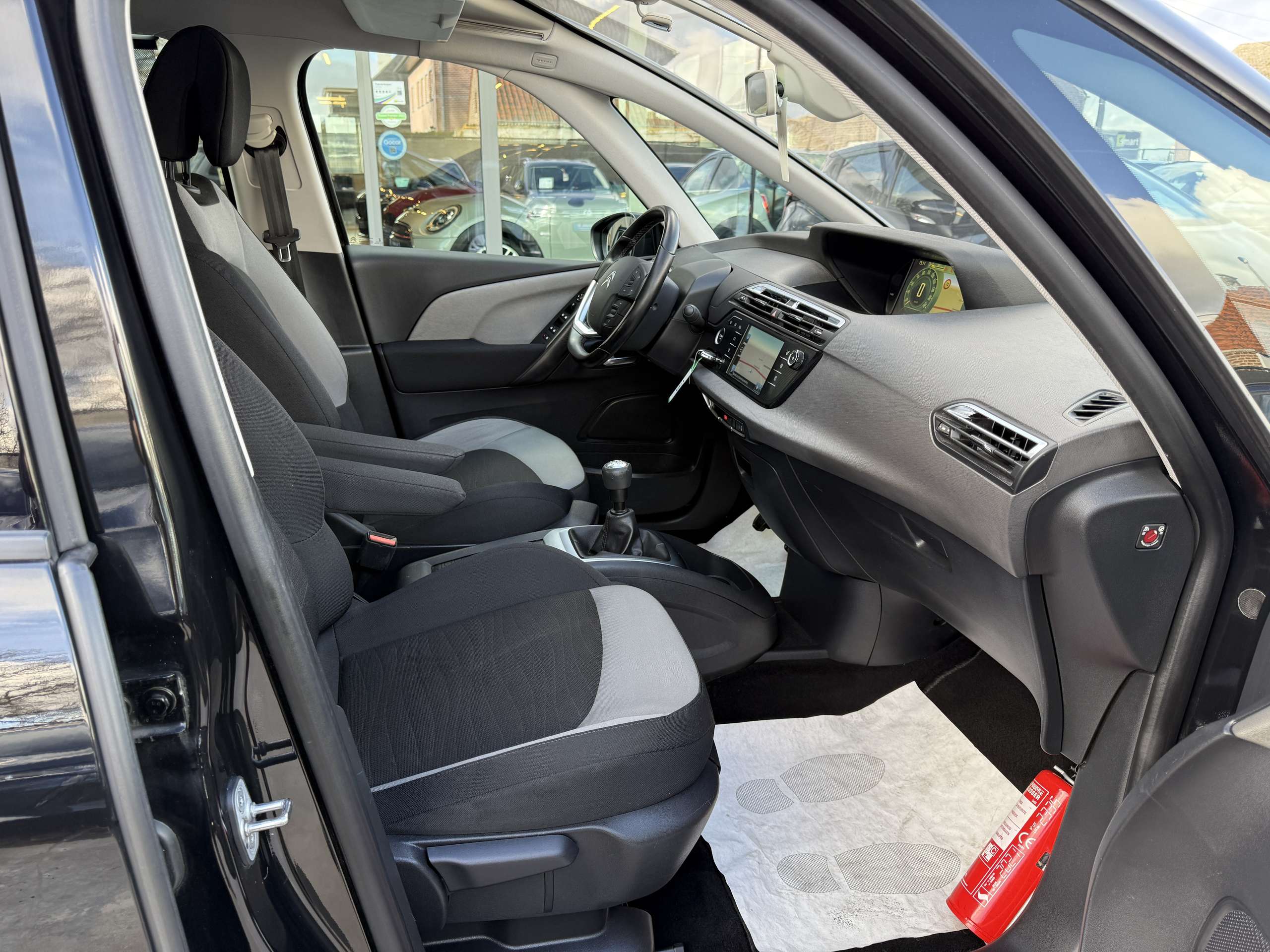 a53452be-29ff-437e-b455-1134740cd51219-citroen-grand-c4-picasso-1-6-bluehdi-115pk-7-zetels-navigatie-bluetooth-pdc.jpg