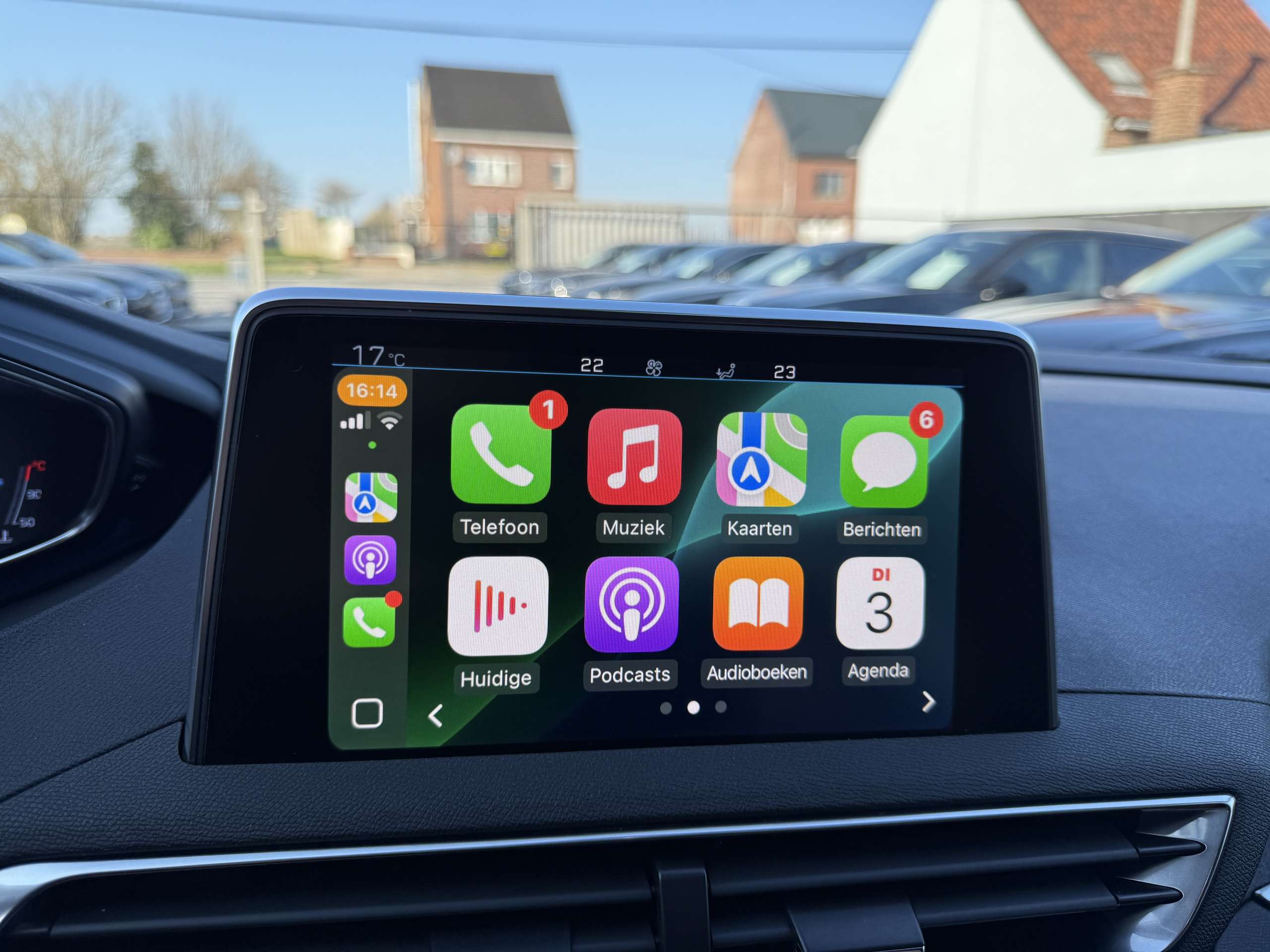 b449093b-8c13-4f13-aed4-b13153942f7d24-peugeot-5008-1-2i-130pk-navigatie-leder-camera-carplay-dab-pdc.jpg