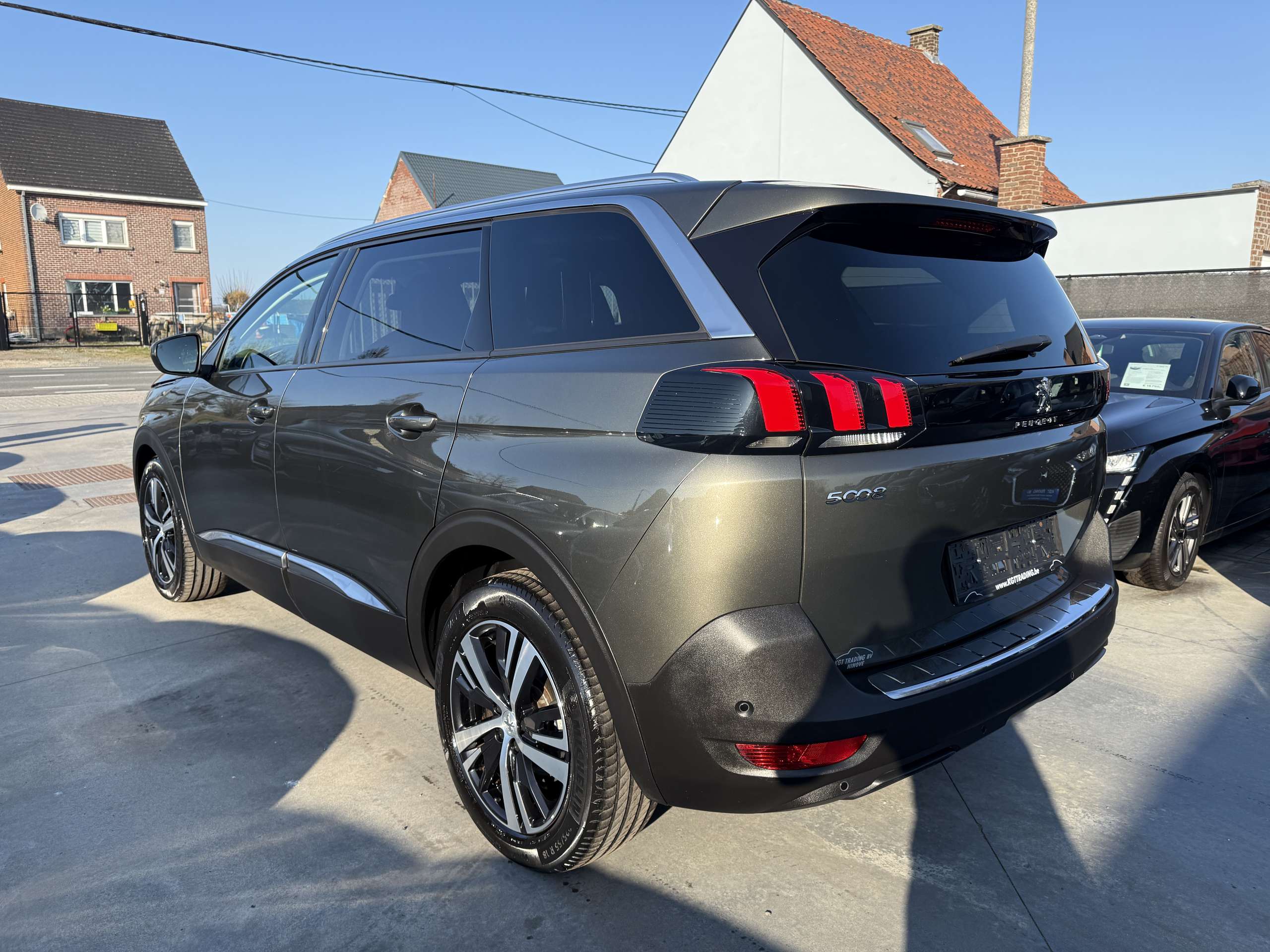 b449093b-8c13-4f13-aed4-b13153942f7d7-peugeot-5008-1-2i-130pk-navigatie-leder-camera-carplay-dab-pdc.jpg