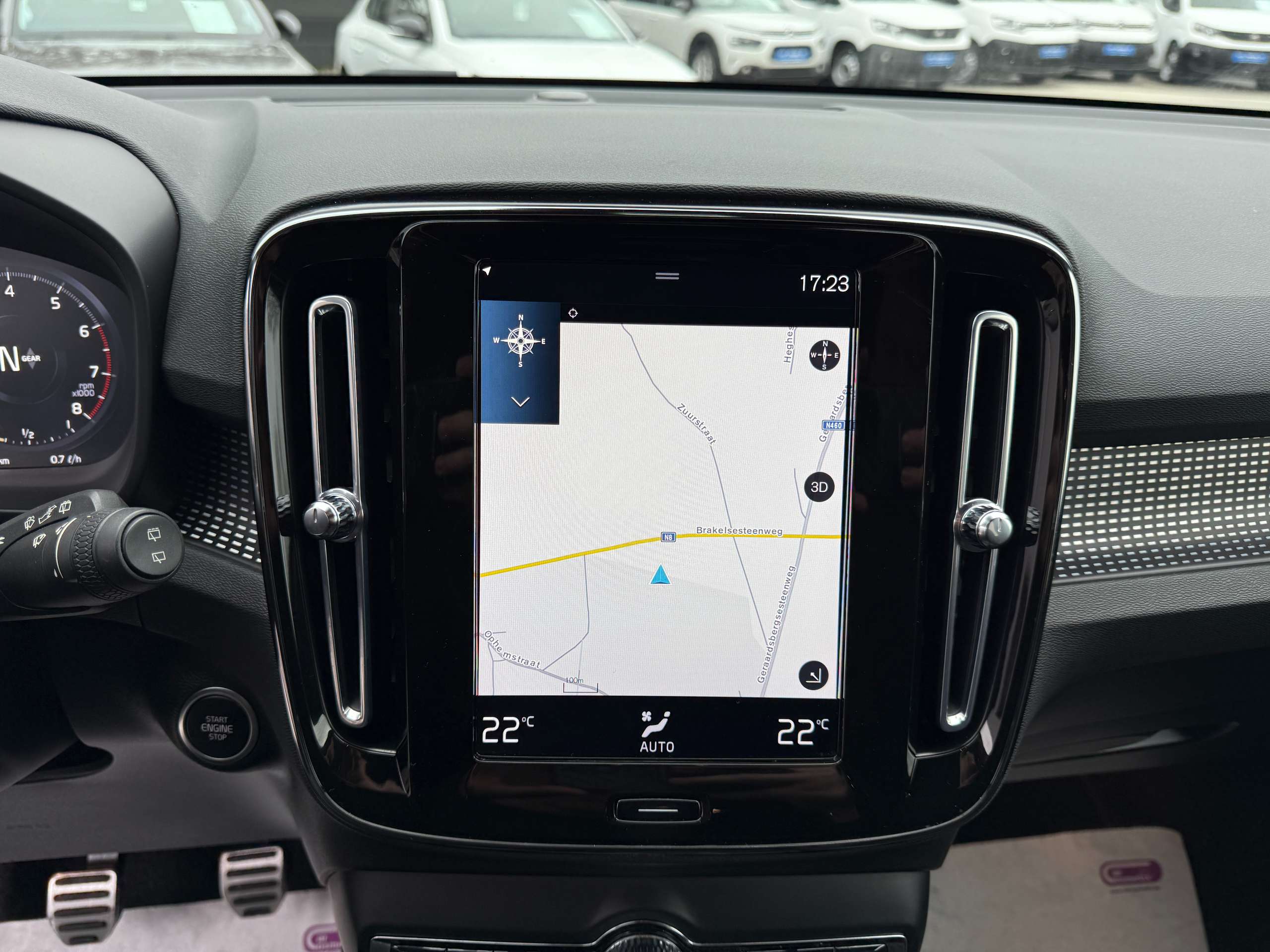 c12bcabc-3f44-41b2-8f3b-063da3370c9119-volvo-xc40-1-5-t2-r-design-navigatie-leder-full-led-carplay.jpg